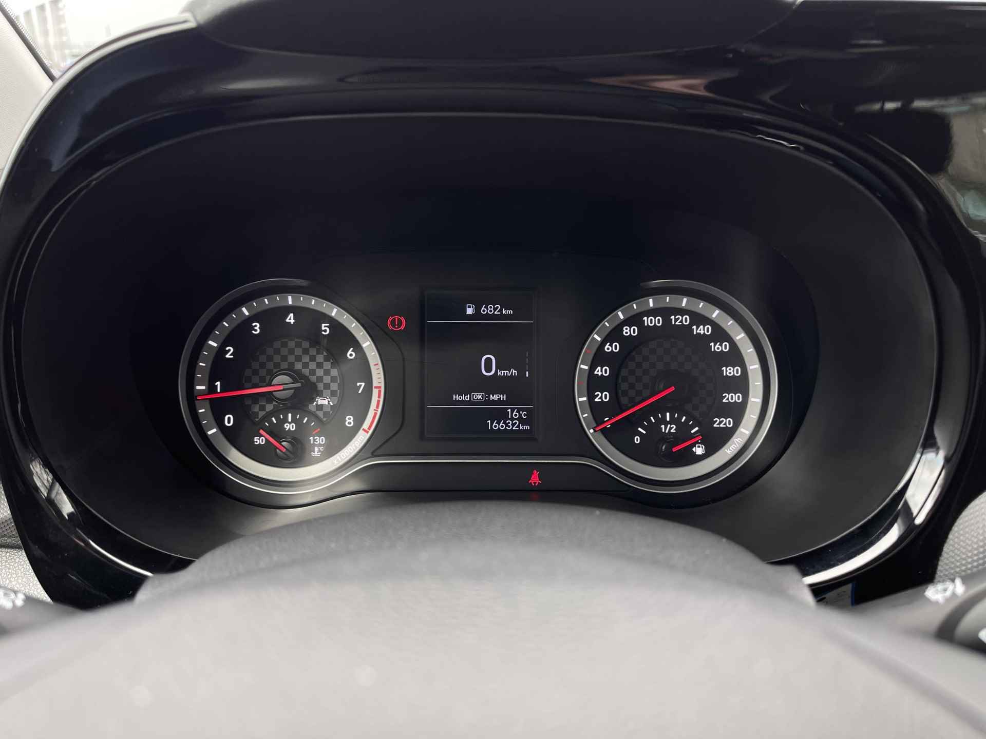 Hyundai i10 1.0 Comfort | Apple Carplay/Android Auto | Camera | Cruise Control | Airco | Bluetooth Tel. | DAB | Rijklaarprijs! - 24/25