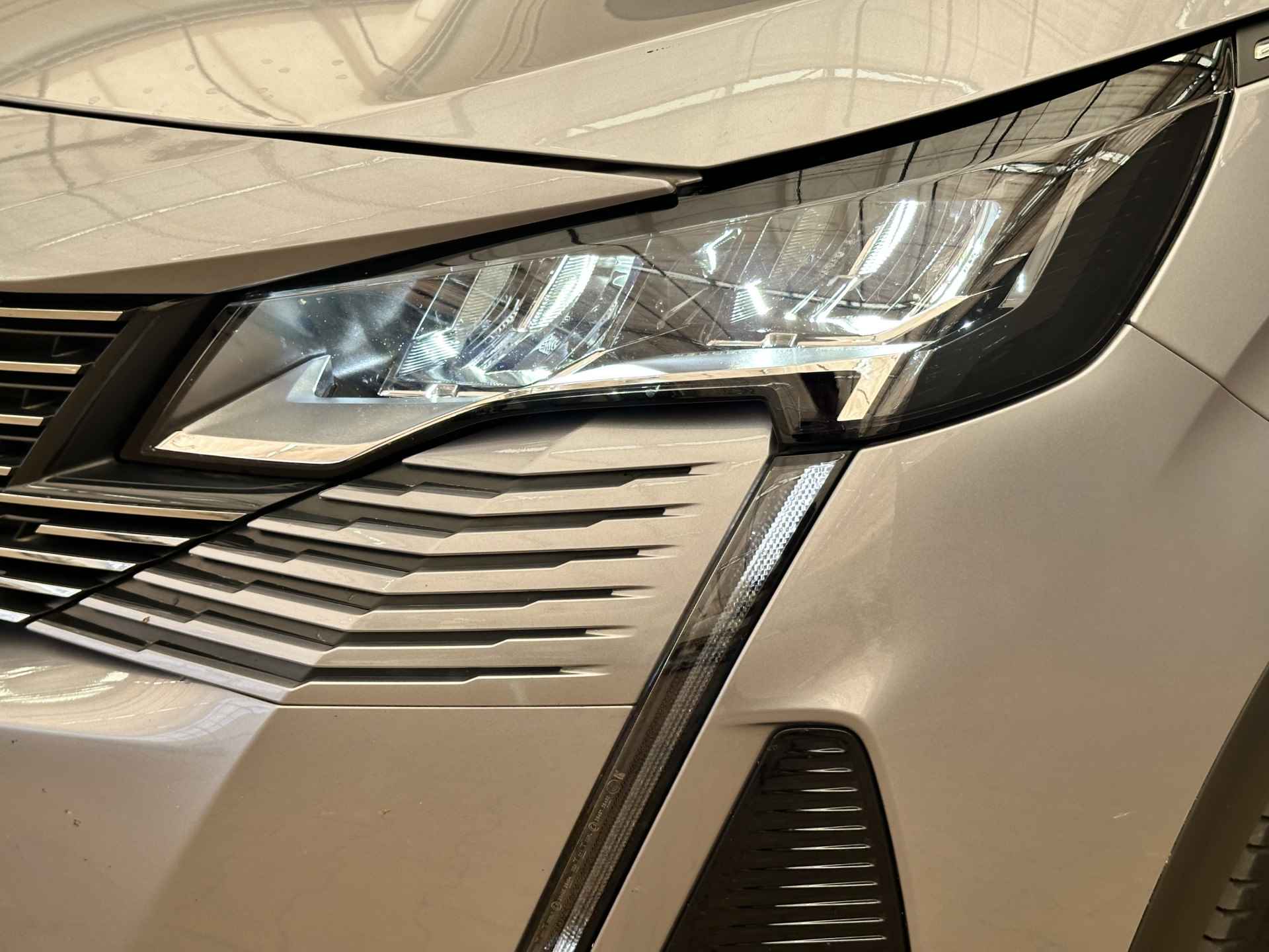 Peugeot 3008 Allure Pack Business HYbrid 225PK | Camera | Navigatie | Stoelverwarming | Elek. Achterklep | Parkeersensoren | Apple/Android Carplay | Chroom | 17" Lichtmetaal | Getint Glas | LED | Cruise | Clima - 31/31