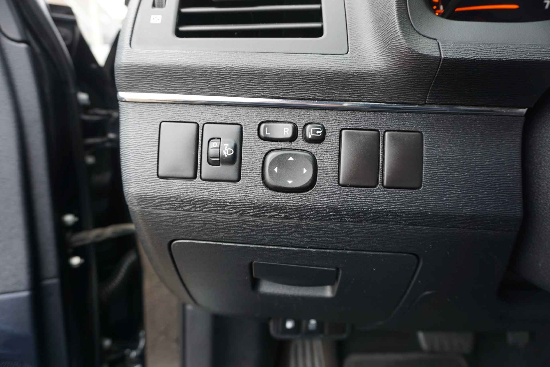 Toyota Avensis wagon 1.8 VVTi 147PK Business Cruise Ctrl | Camera | Trekhaak *All in prijs* - 10/30
