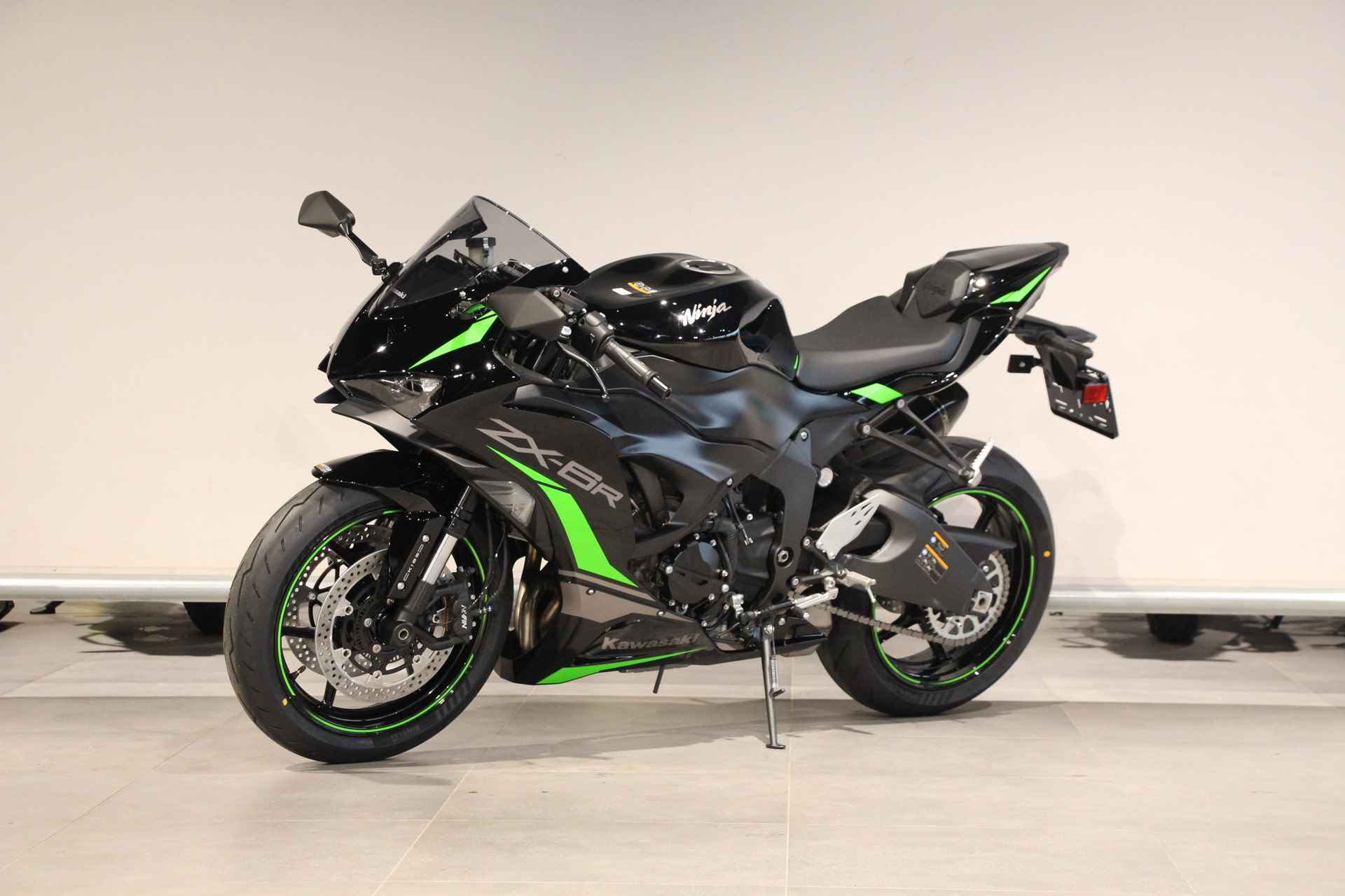 Kawasaki ZX-6 R - 5/17