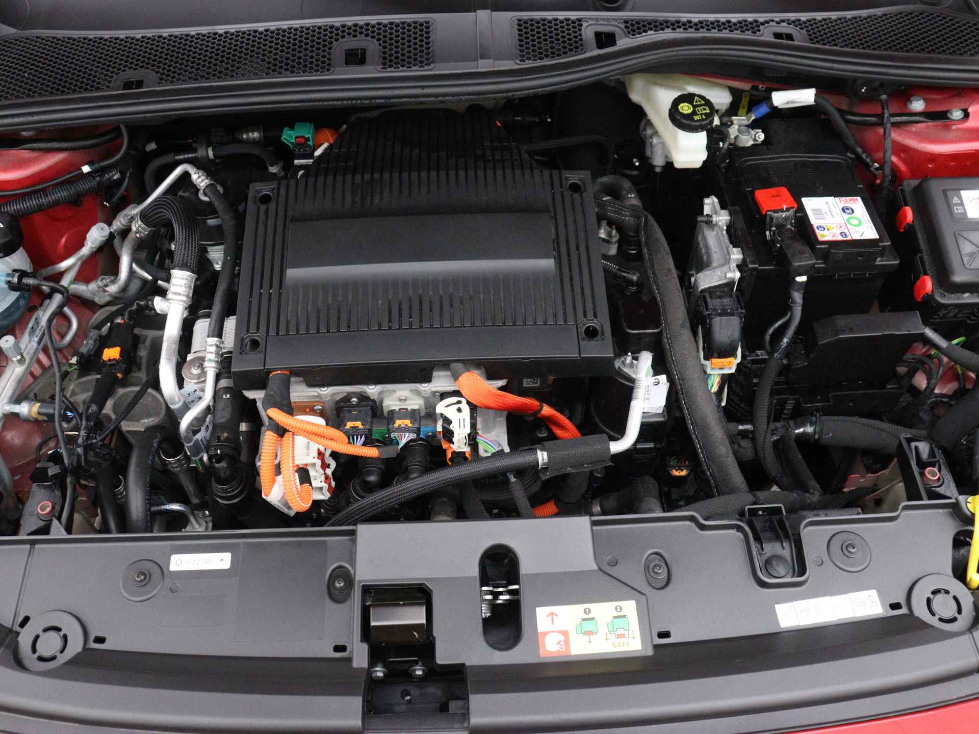 Peugeot e-208 Allure 50 kWh Limited | Navigatie | Parkeerhulp | Climate-en cruise control | Subsidie mogelijk | - 40/43