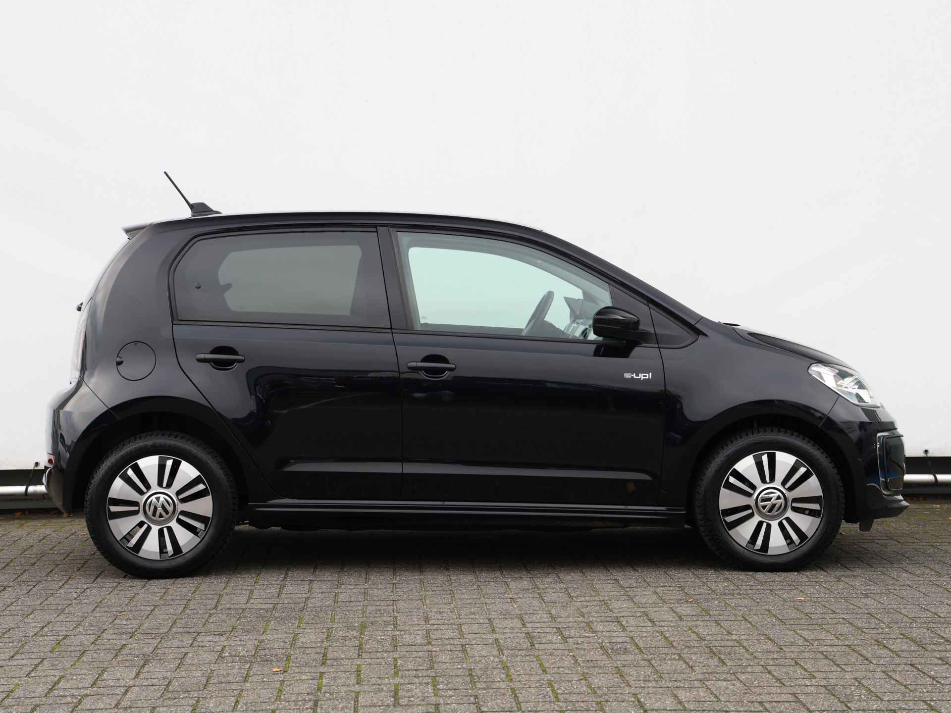 Volkswagen e-Up! Move 82 pk | Cruise control | Camera | Stoelverwarming | Climate control | Snellaadfunctie - 2/38