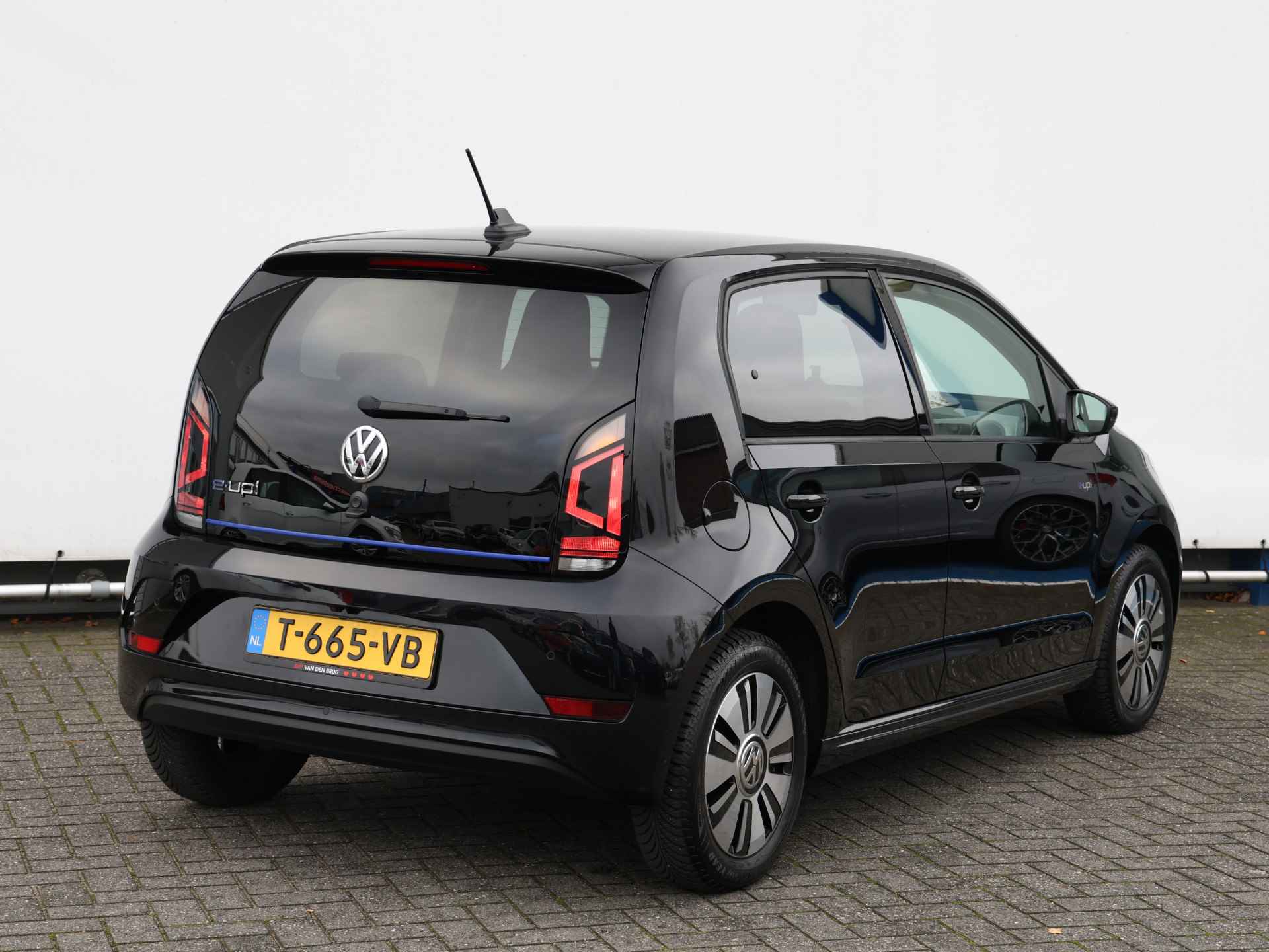 Volkswagen e-Up! Move 82 pk | Cruise control | Camera | Stoelverwarming | Climate control | Snellaadfunctie - 5/38