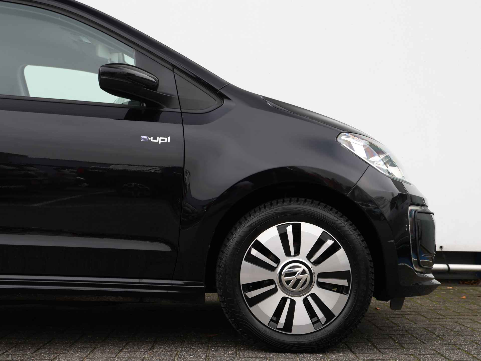 Volkswagen e-Up! Move 82 pk | Cruise control | Camera | Stoelverwarming | Climate control | Snellaadfunctie - 17/38