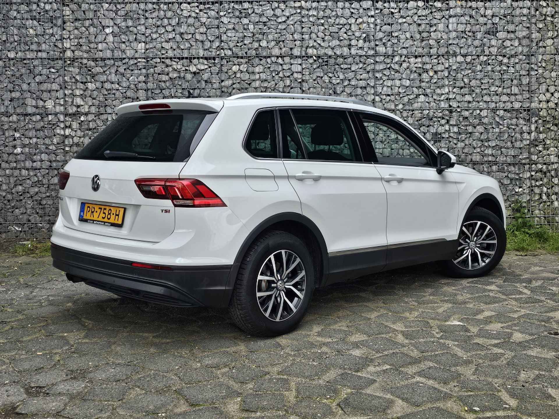 Volkswagen Tiguan 1.4 TSI ACT CL Bns | Geen Import | Navi  | Panorama dak - 9/23