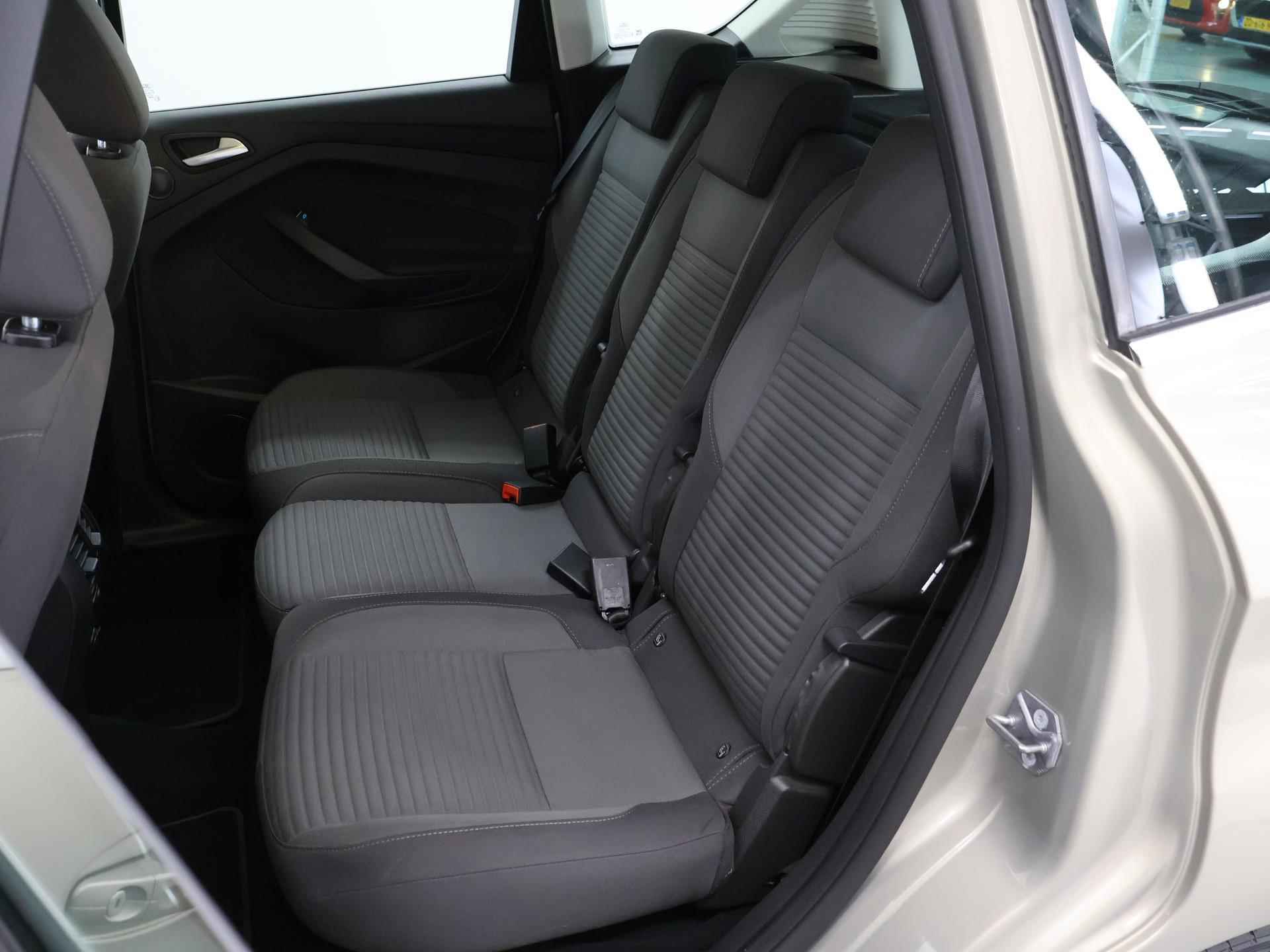 Ford C-Max 1.0 Titanium | Navigatie | Achteruitrijcamera | Parkeersensoren | Climate control | Cruise control | Trekhaak | Carplay - 12/41
