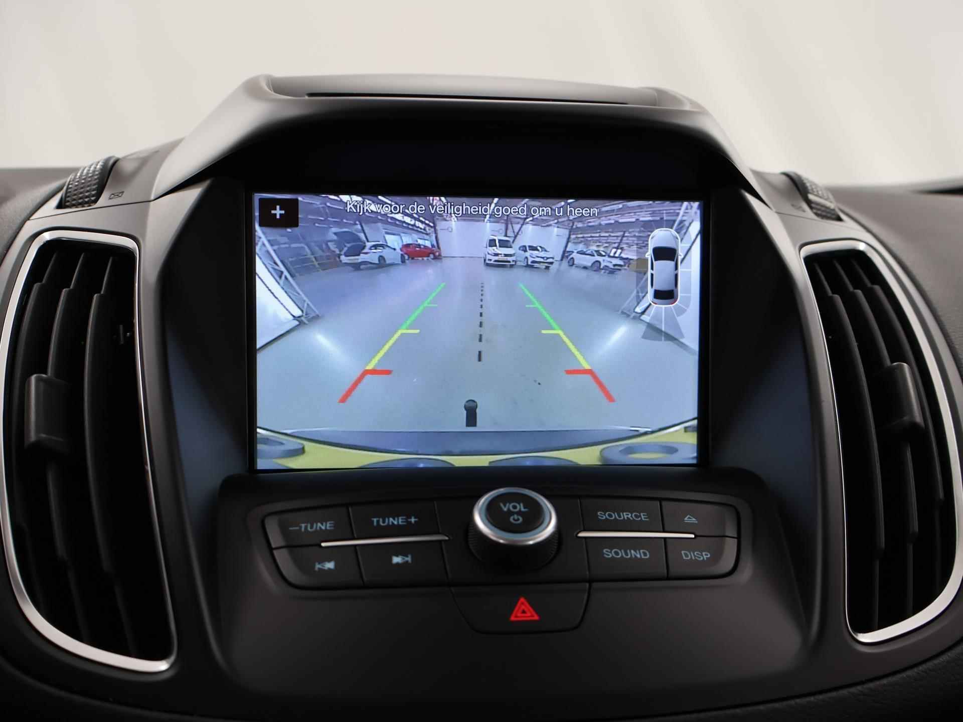 Ford C-Max 1.0 Titanium | Navigatie | Achteruitrijcamera | Parkeersensoren | Climate control | Cruise control | Trekhaak | Carplay - 15/41