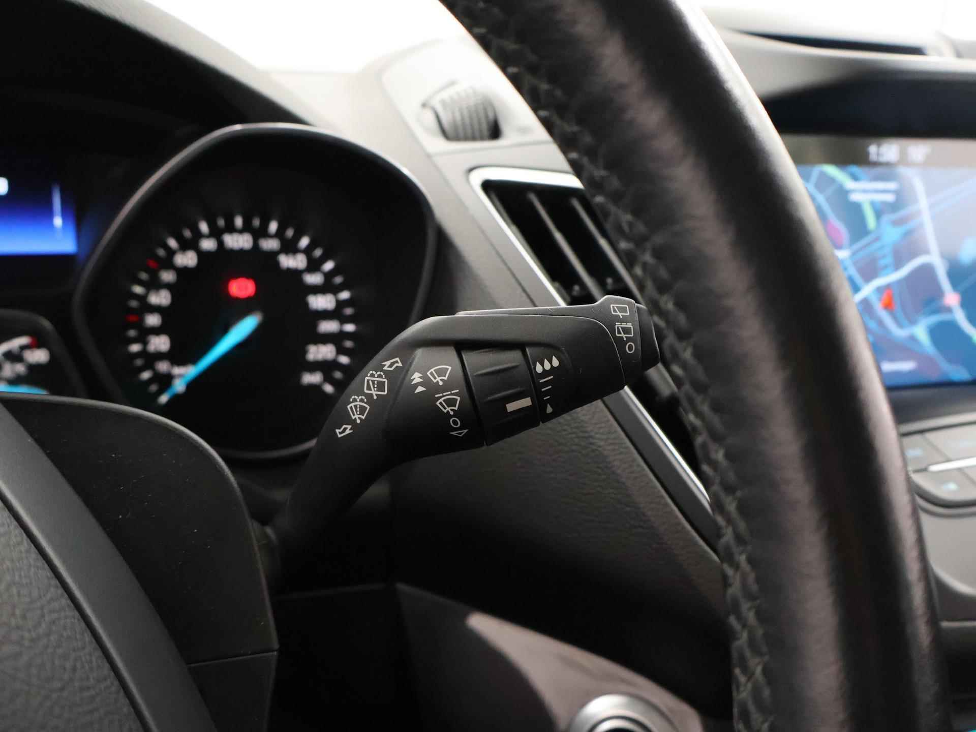 Ford C-Max 1.0 Titanium | Navigatie | Achteruitrijcamera | Parkeersensoren | Climate control | Cruise control | Trekhaak | Carplay - 29/41