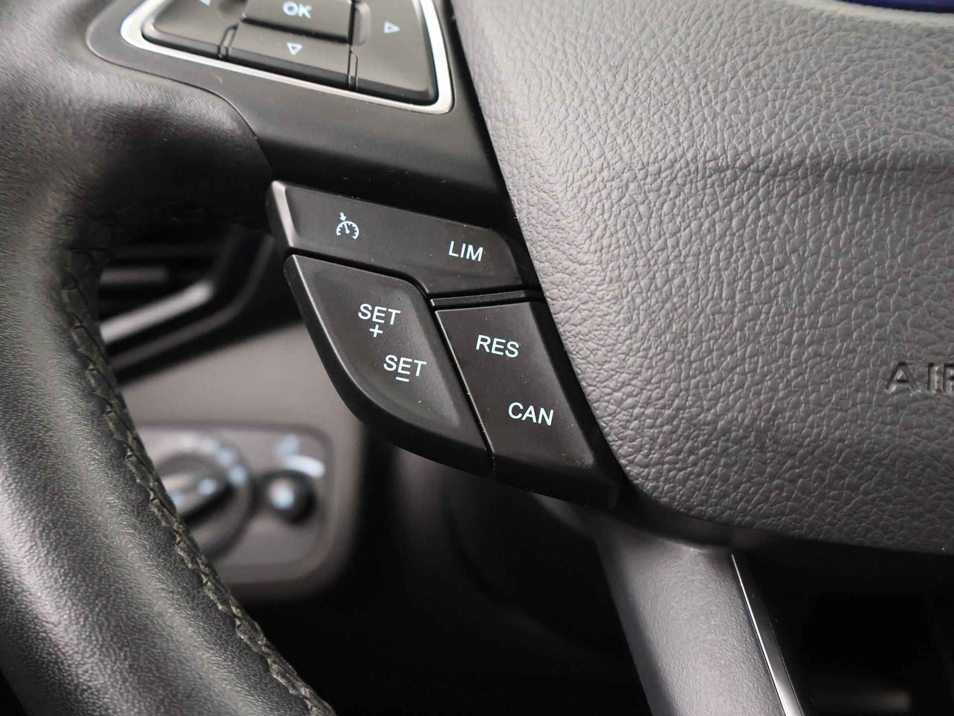 Ford C-Max 1.0 Titanium | Navigatie | Achteruitrijcamera | Parkeersensoren | Climate control | Cruise control | Trekhaak | Carplay - 32/41