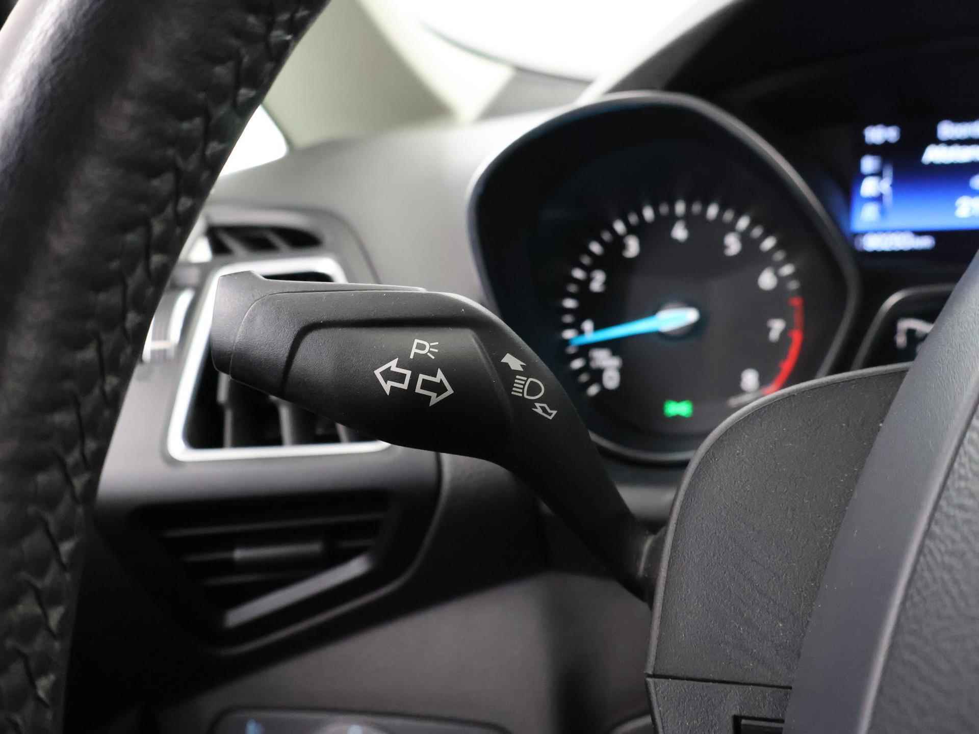 Ford C-Max 1.0 Titanium | Navigatie | Achteruitrijcamera | Parkeersensoren | Climate control | Cruise control | Trekhaak | Carplay - 33/41