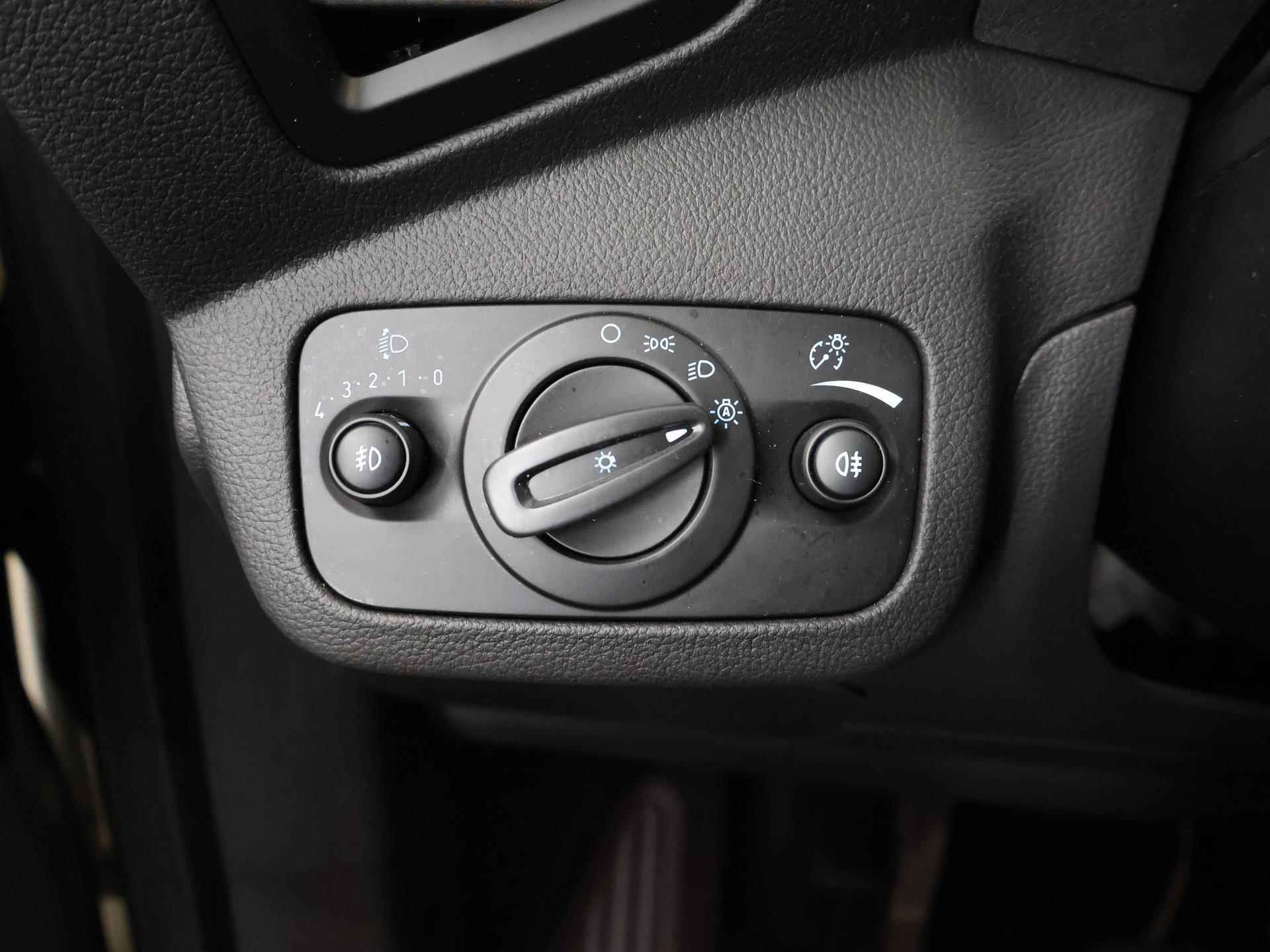 Ford C-Max 1.0 Titanium | Navigatie | Achteruitrijcamera | Parkeersensoren | Climate control | Cruise control | Trekhaak | Carplay - 34/41