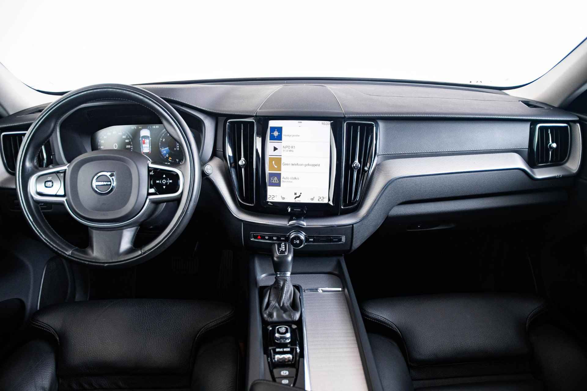 Volvo XC60 2.0 T5 Inscription Getint glas - Verwarmbare stuurwiel - Verwarmbare stoelen achter - Verwarmbare Ruitenwissers - Park Assist achter - Sensus Navigatie - High Beam koplampen - Smarthphone integratie - - 3/63