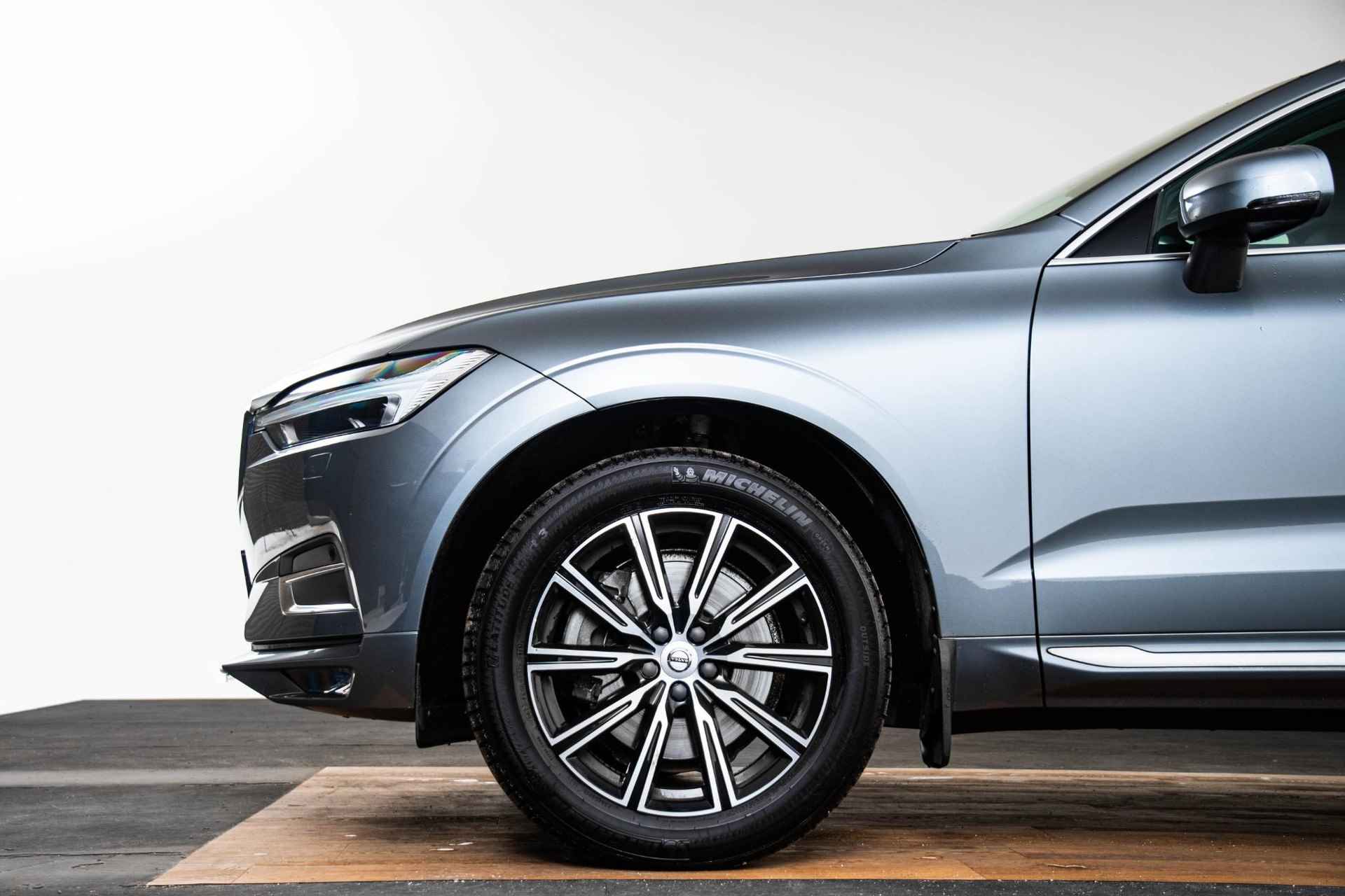 Volvo XC60 2.0 T5 Inscription Getint glas - Verwarmbare stuurwiel - Verwarmbare stoelen achter - Verwarmbare Ruitenwissers - Park Assist achter - Sensus Navigatie - High Beam koplampen - Smarthphone integratie - - 9/63