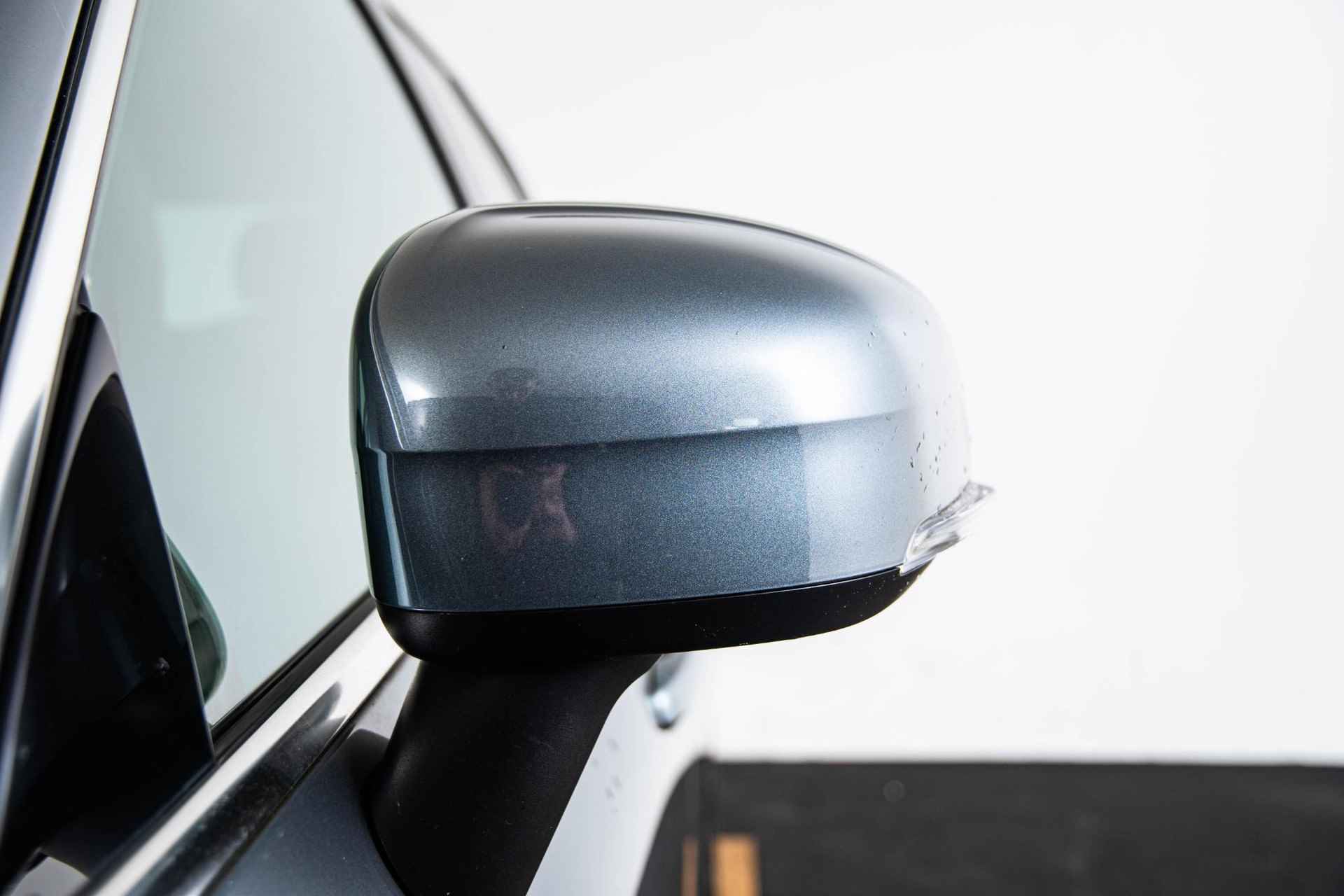 Volvo XC60 2.0 T5 Inscription Getint glas - Verwarmbare stuurwiel - Verwarmbare stoelen achter - Verwarmbare Ruitenwissers - Park Assist achter - Sensus Navigatie - High Beam koplampen - Smarthphone integratie - - 25/63