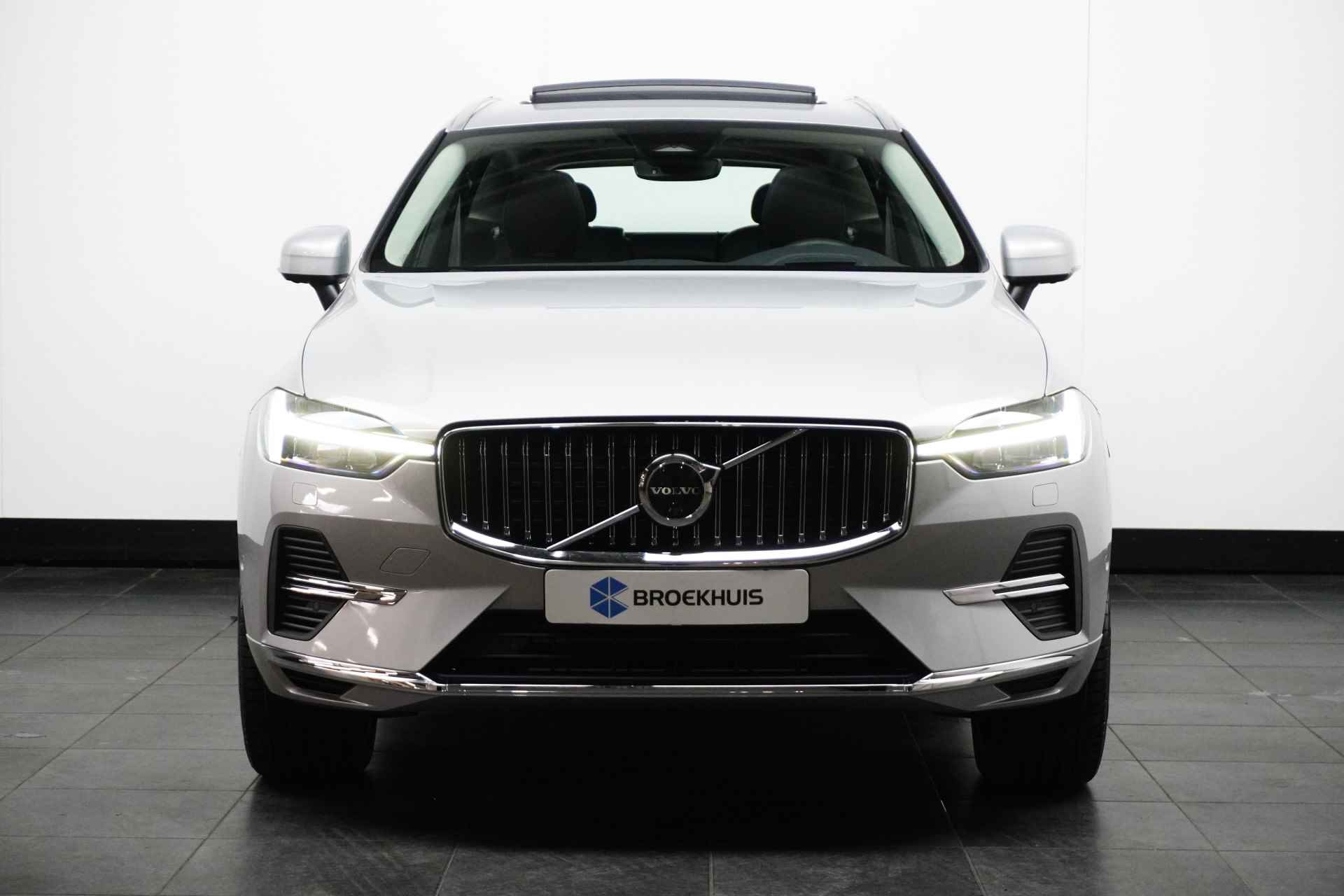 Volvo XC60 T6 Ultimate Bright | Panoramadak | Luchtvering | 360 camera | Leder | 21'' Lichtmetalen velgen | Stoel en Stuurwiel verwarming | - 3/35