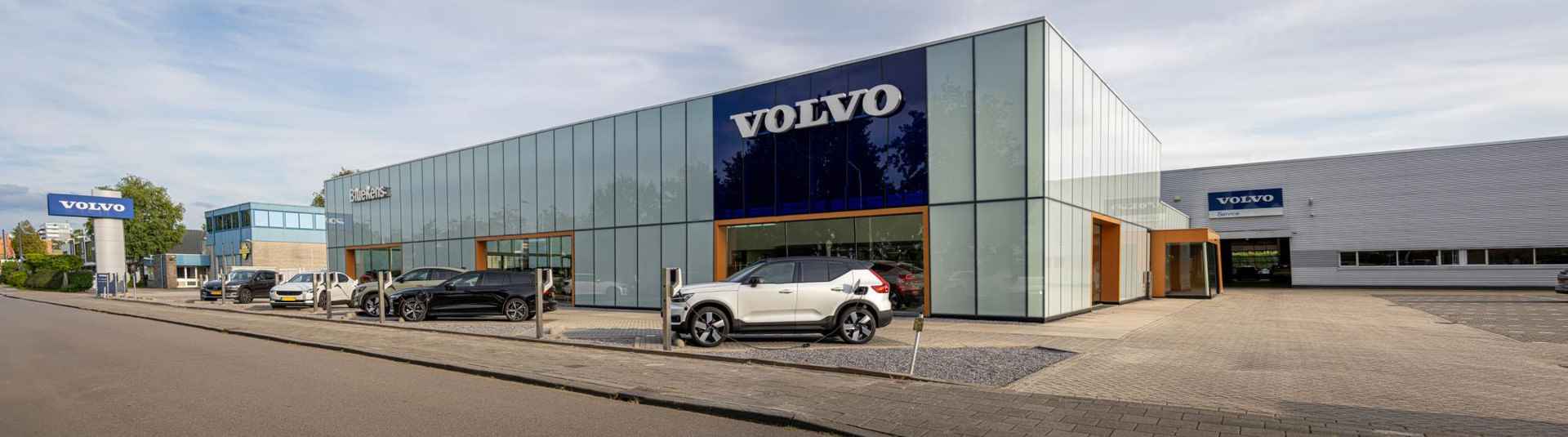 Volvo V40 T3 PolarPlus Sport - Panoramadak - Parkeercamera achter - Verwarmde voorstoelen - Volvo On Call - Keyless entry - Navigatie - Cruise control - Extra getint glas - 17' LMV - 22/22