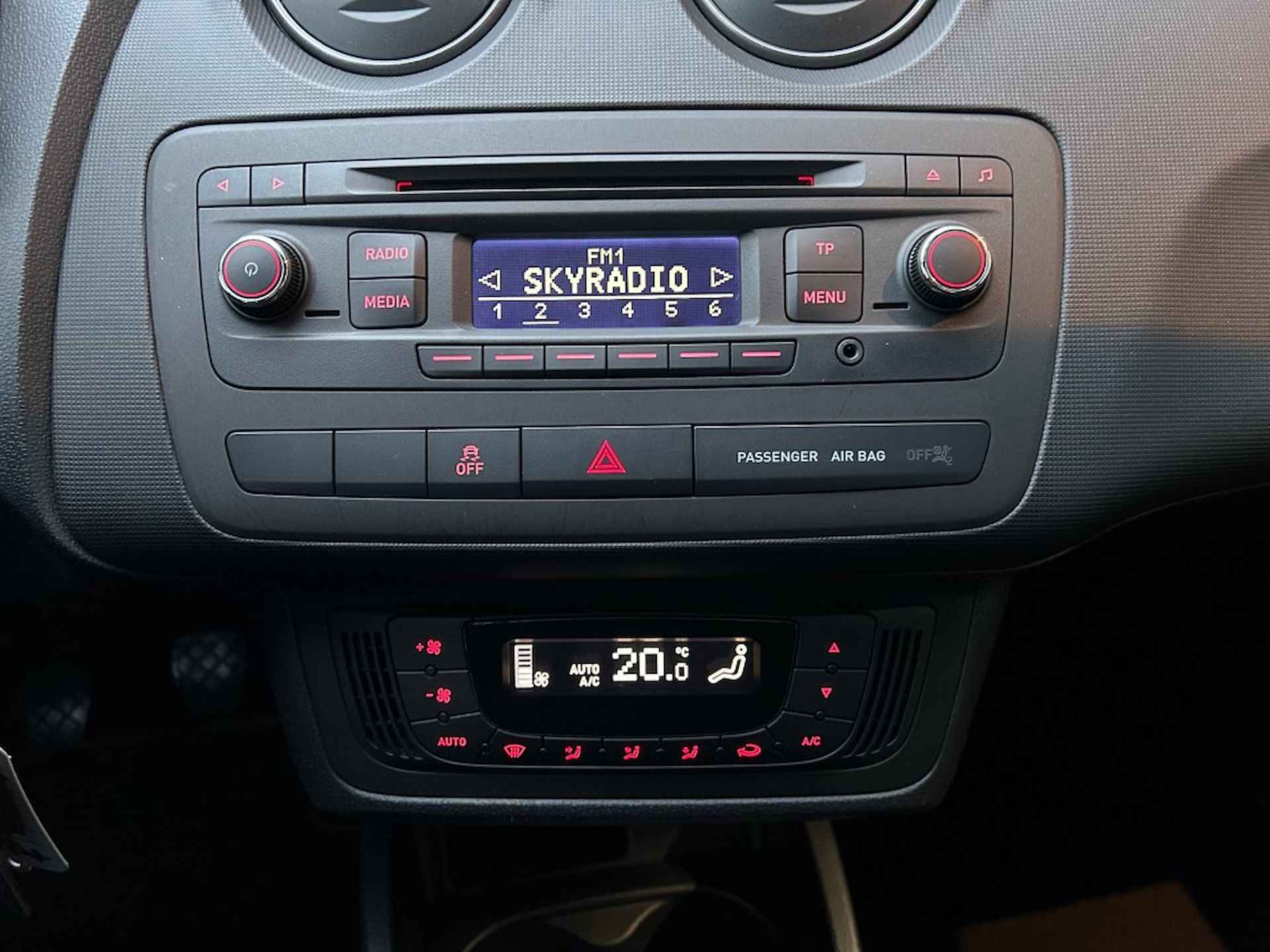 SEAT Ibiza 1.2 TSI FR Dynamic, Cruise Control, Navi - 9/24