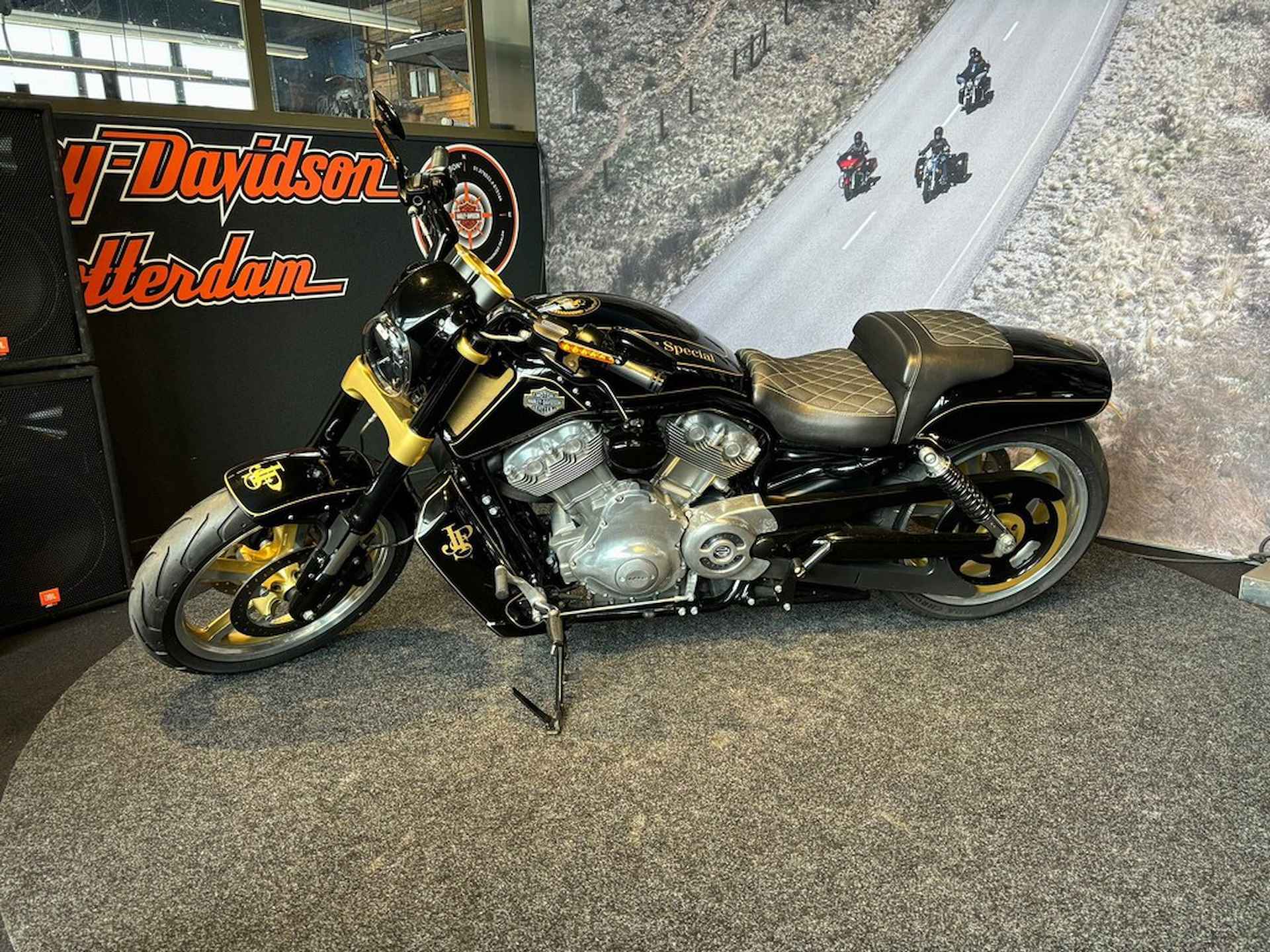 Harley-Davidson VRSCF V-Rod Muscle - 11/13