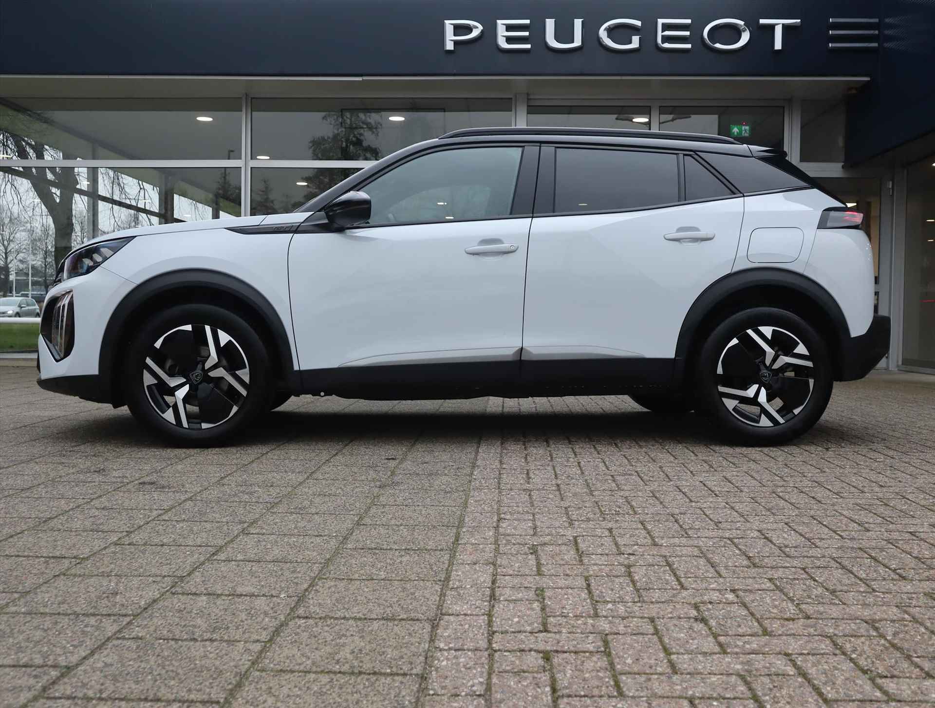 PEUGEOT 2008 SUV GT Puretech 130pk EAT8 Automaat Rijklaarprijs, Adaptieve cruise control Navigatie Camera DAB+ - 2/66