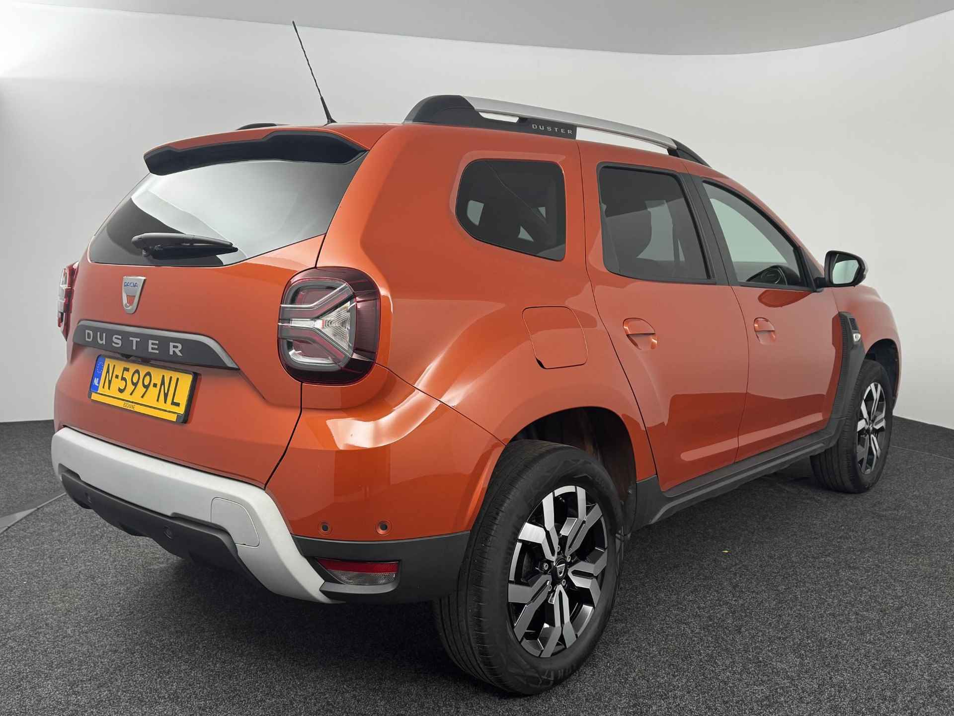 Dacia Duster 1.0 TCe 100 Bi-Fuel Prestige | Keyless | Climate Control | Apple Carplay/Android Auto - 4/49