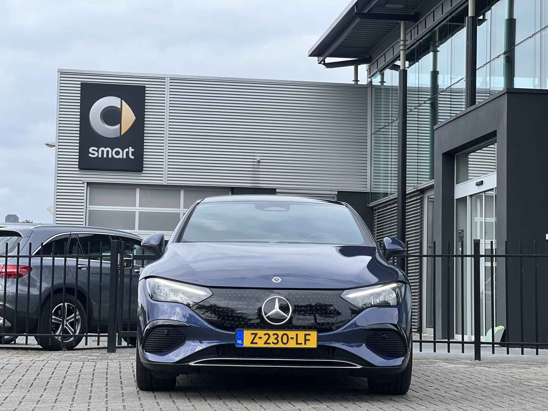 Mercedes-Benz EQE 300 Business Line 89 kWh Mercedes-Benz EQE 300 Business Edition Plus | Rij-Assist | Pano | Memory Zetels | 20 inch | Premium Sfeerverlichting | Apple Carplay/Android Auto - 6/27