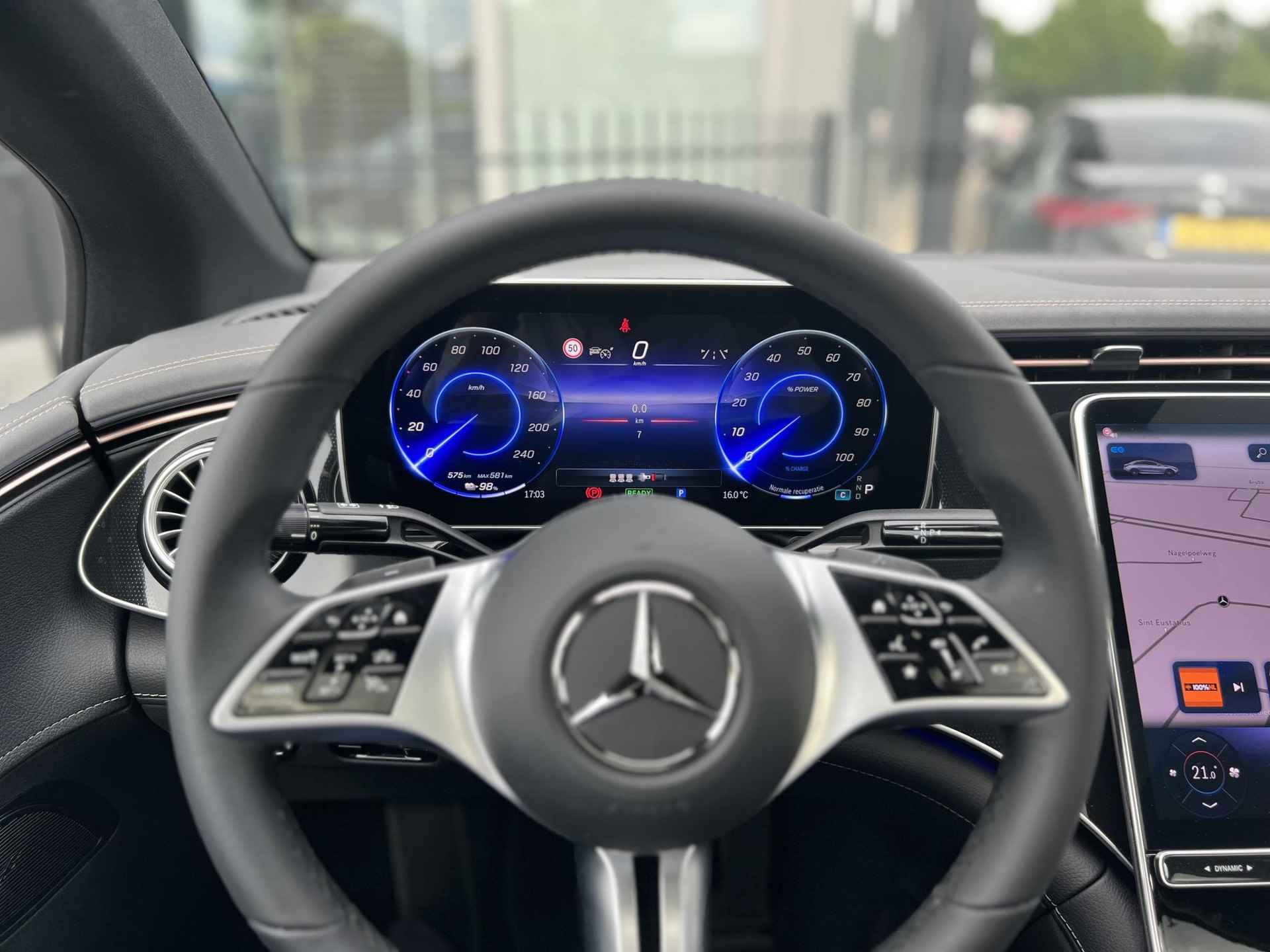 Mercedes-Benz EQE 300 Business Line 89 kWh Mercedes-Benz EQE 300 Business Edition Plus | Rij-Assist | Pano | Memory Zetels | 20 inch | Premium Sfeerverlichting | Apple Carplay/Android Auto - 11/27