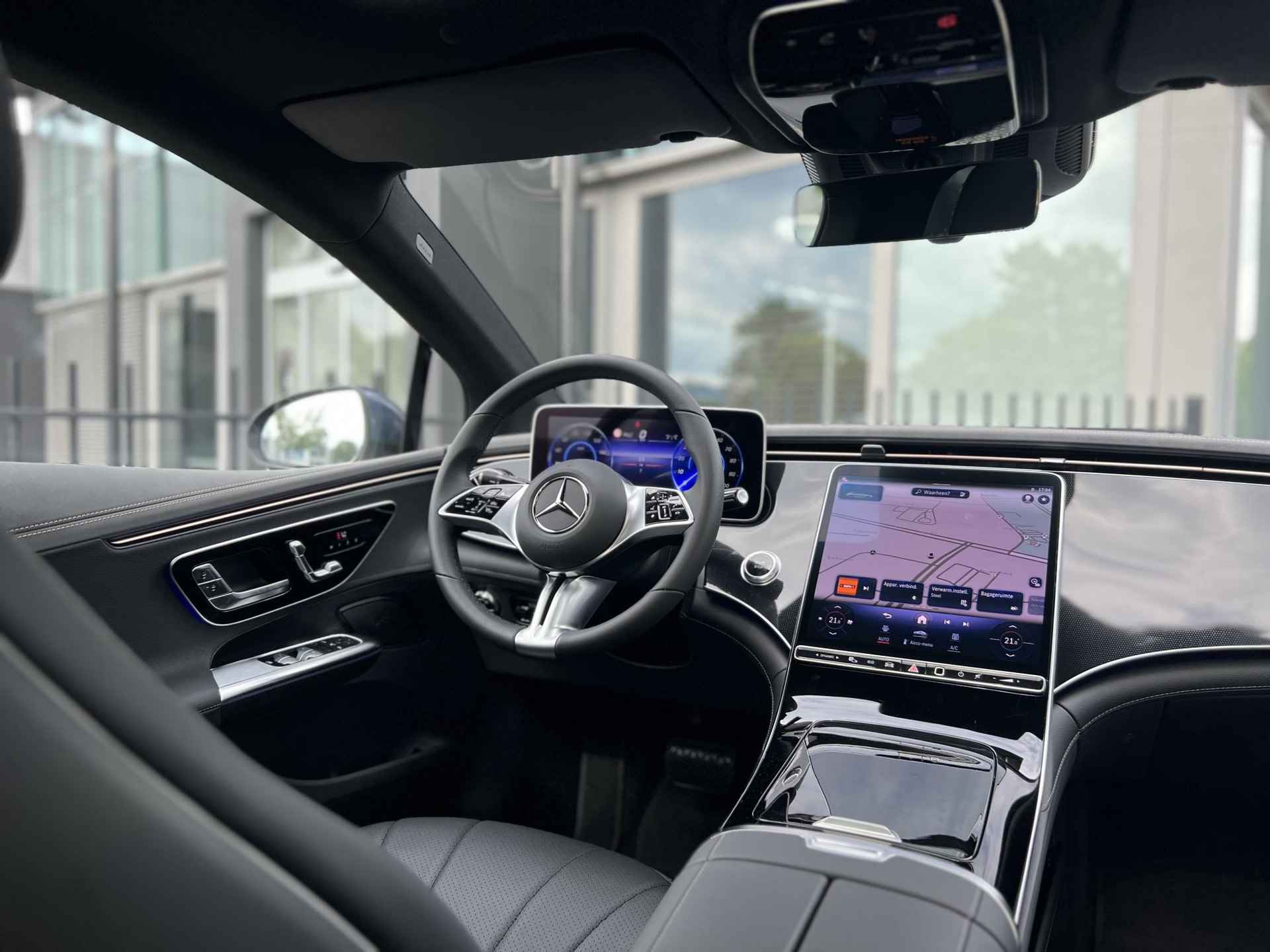 Mercedes-Benz EQE 300 Business Line 89 kWh Mercedes-Benz EQE 300 Business Edition Plus | Rij-Assist | Pano | Memory Zetels | 20 inch | Premium Sfeerverlichting | Apple Carplay/Android Auto - 12/27