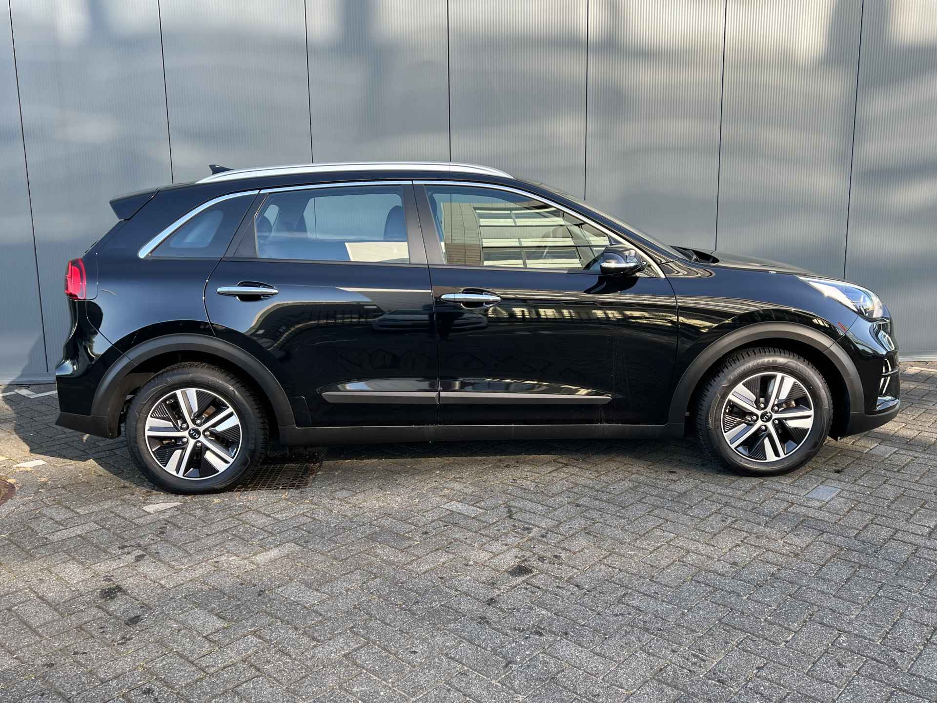 Kia Niro 1.6 Hybrid 140pk DynamicLine Automaat | Leder | Carplay | Camera | Climate | Navigatie | Parkeersensoren | Adapt. Cruisecontrol - 3/28