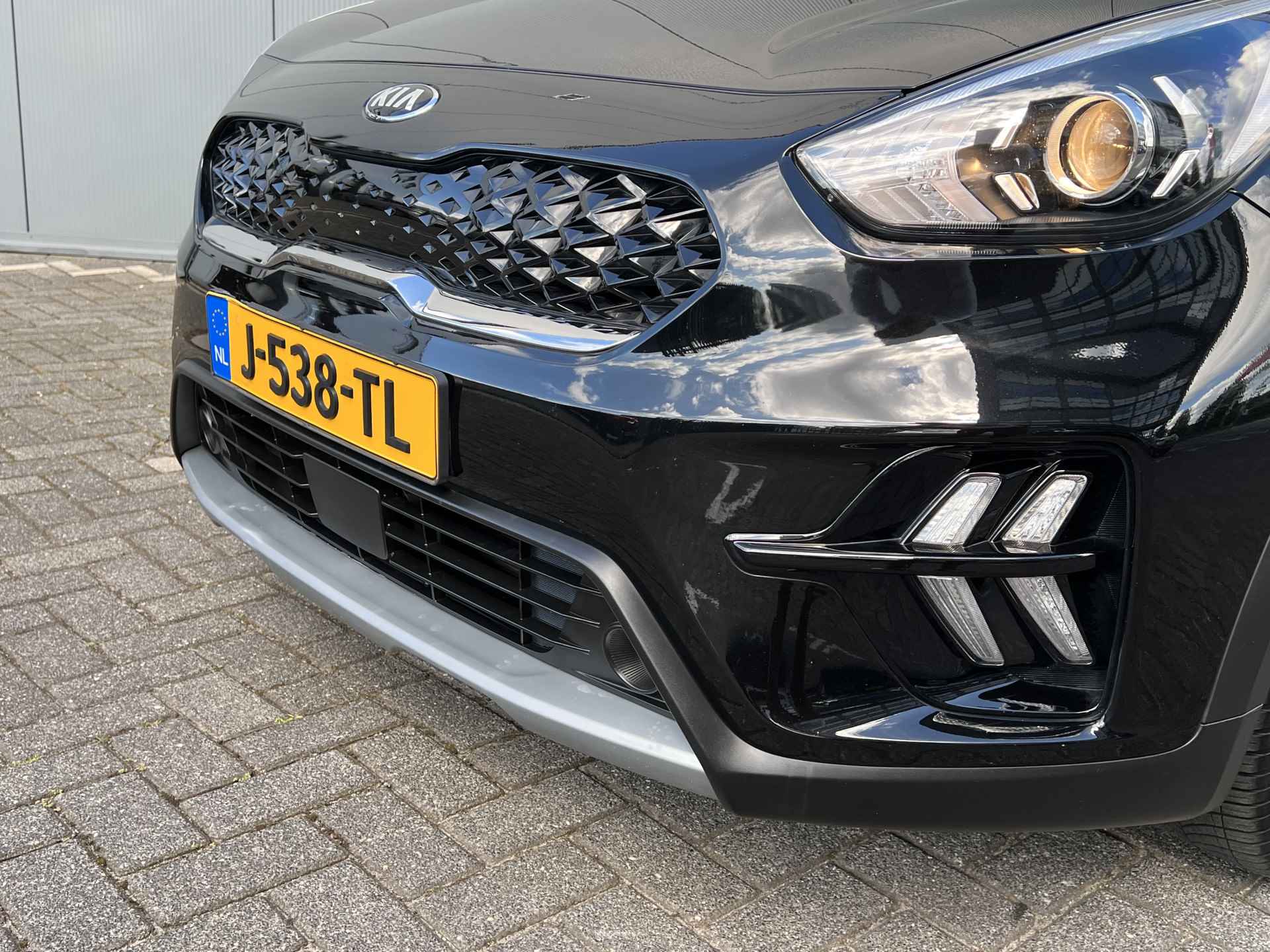 Kia Niro 1.6 Hybrid 140pk DynamicLine Automaat | Leder | Carplay | Camera | Climate | Navigatie | Parkeersensoren | Adapt. Cruisecontrol - 9/28