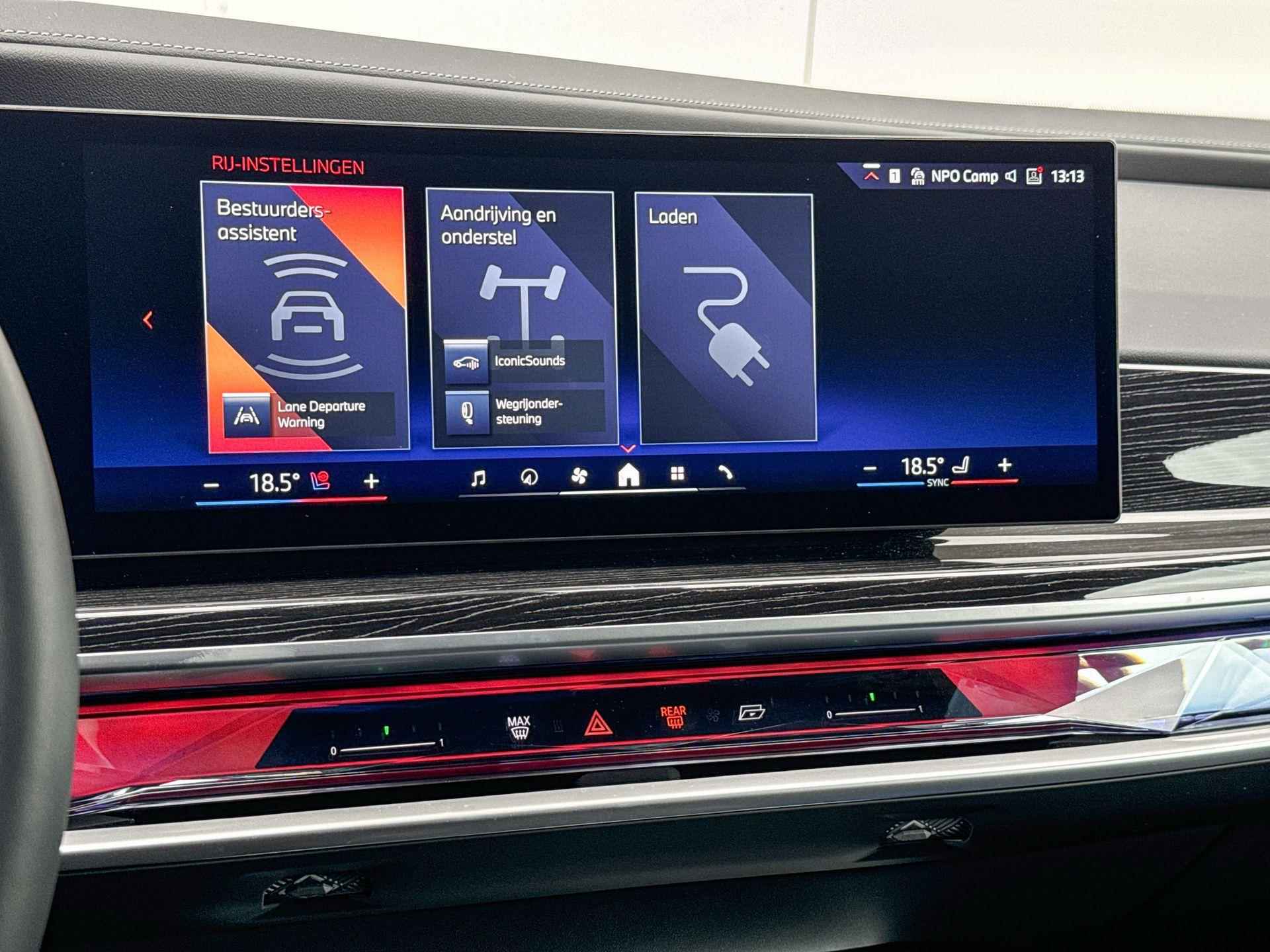 BMW i7 xDrive60 106 kWh Integrale Active Besturing / Panorama Skylounge / Zonnerol Gordijn / Getinte Ramen Achter / Stoelventilatie Voor & Achter / Multifunctionele Stoelen Achter / Massage Functie Voor & Achter / Driving Assistant Prof / Parking Assistant Prof / Warmte Comfort Pakket - 30/34