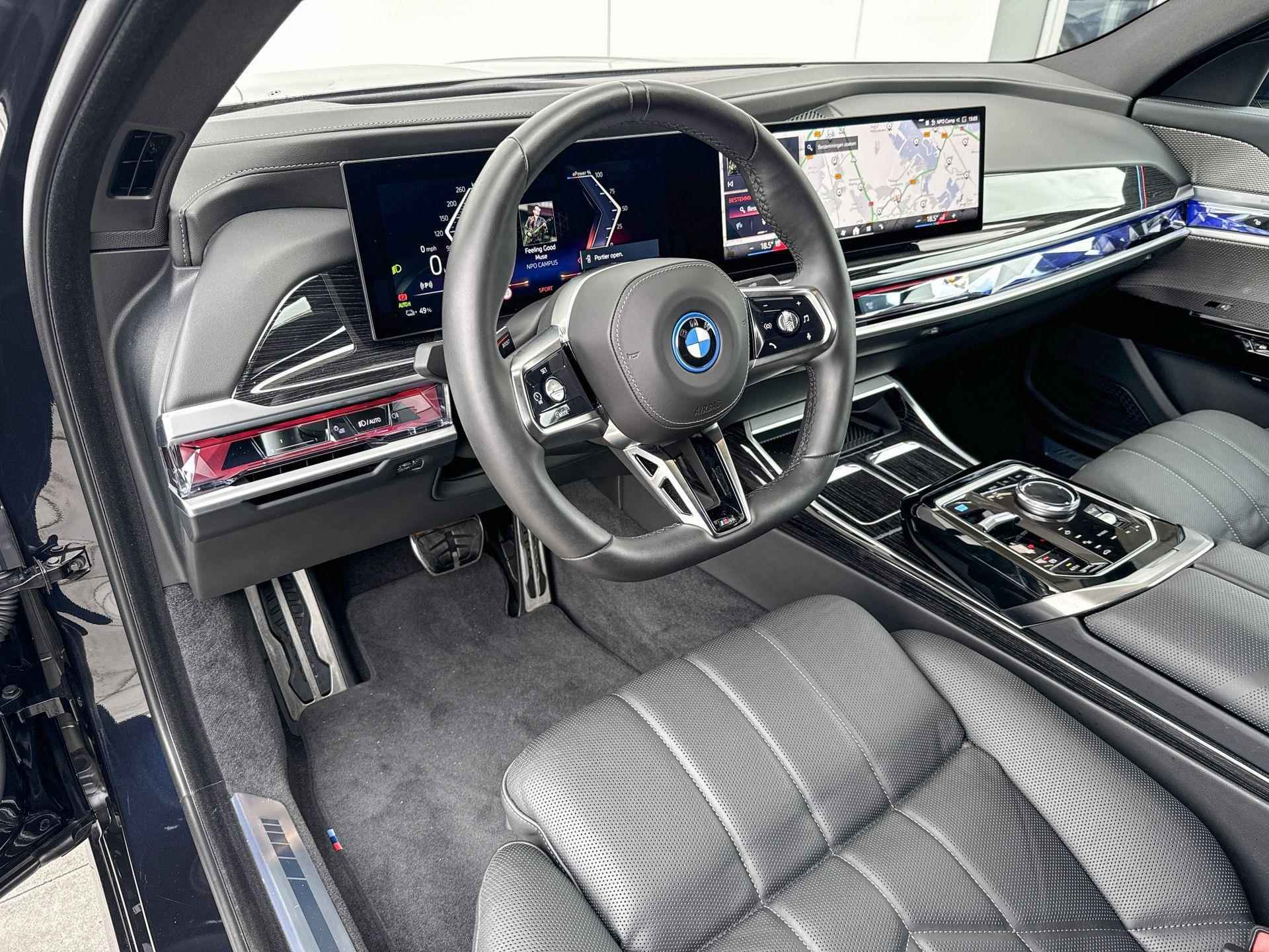 BMW i7 xDrive60 106 kWh Integrale Active Besturing / Panorama Skylounge / Zonnerol Gordijn / Getinte Ramen Achter / Stoelventilatie Voor & Achter / Multifunctionele Stoelen Achter / Massage Functie Voor & Achter / Driving Assistant Prof / Parking Assistant Prof / Warmte Comfort Pakket - 31/34