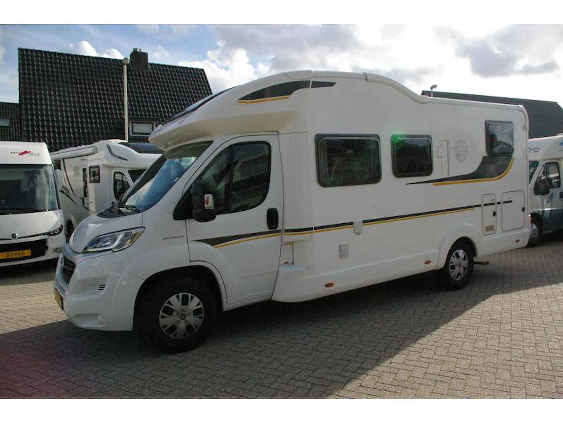 Eura Mobil Profila One 690 HB Dwars/Hef bed, XXL Garage - 4/15