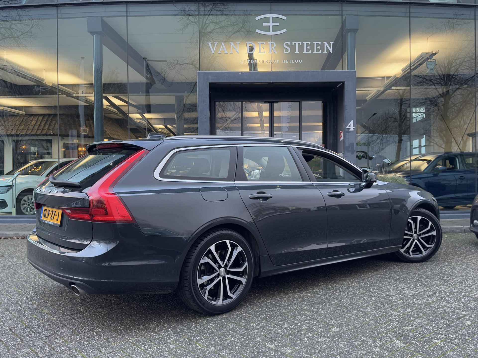 Volvo V90 2.0 T4 Momentum Standkachel | Elek. Trekhaak | Dealer Onderhouden - 2/21