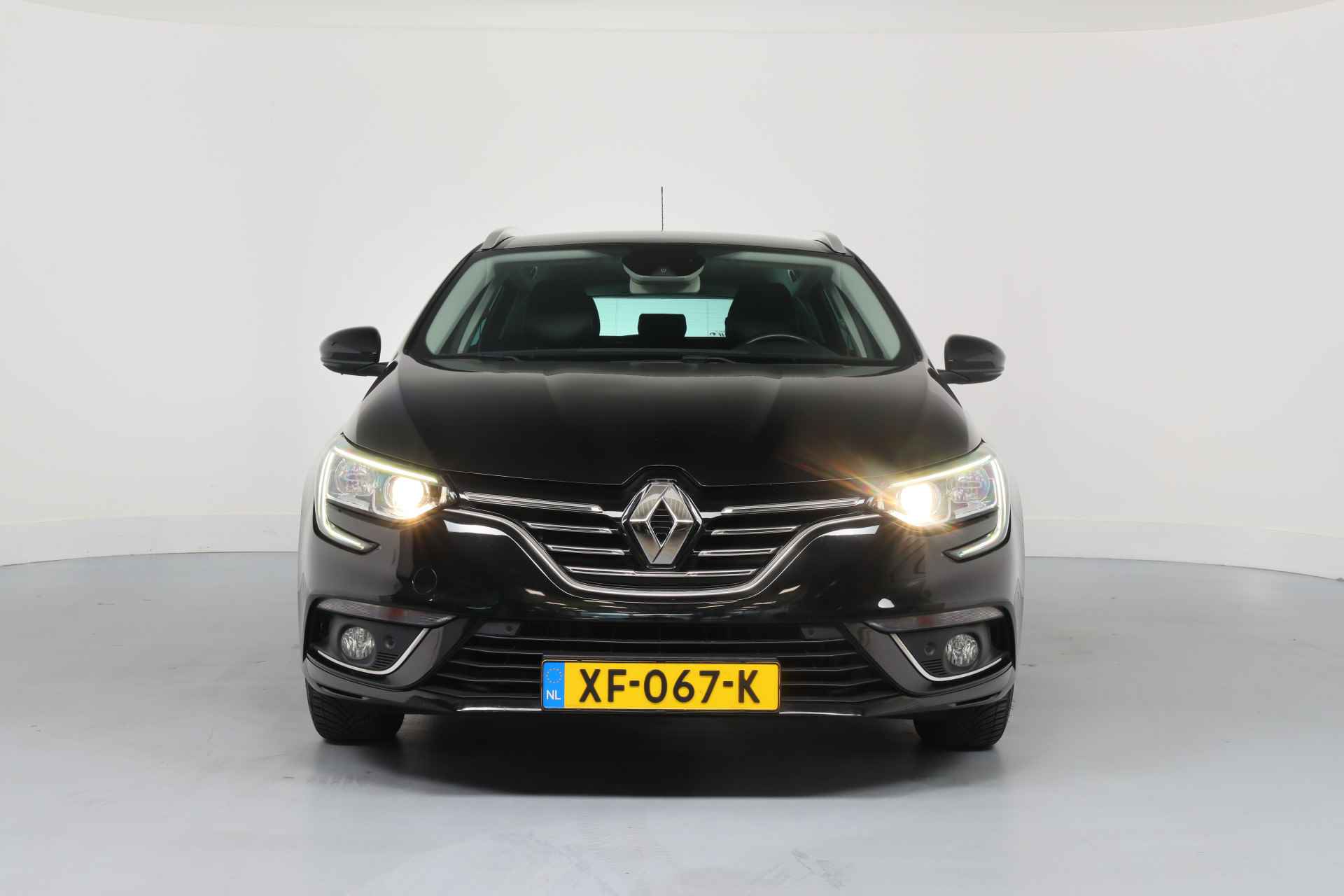 Renault Mégane Estate 1.2 TCe Série Signature Exclusiv Automaat | Camera | Trekhaak | Clima | Navi | Parkeersensoren V+A | BLIS | Half Leder | Lichtme - 3/37