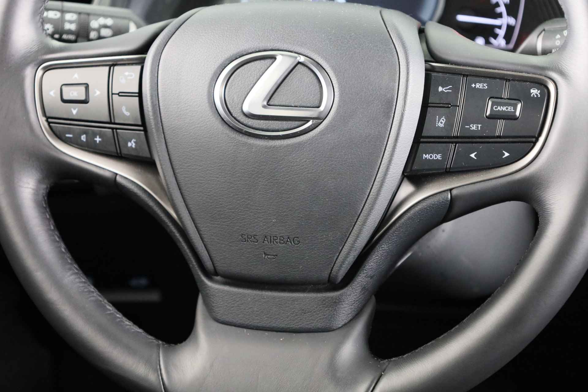 Lexus UX 250h Luxury Line | Head up Display | Stoelverwarming | - 21/45