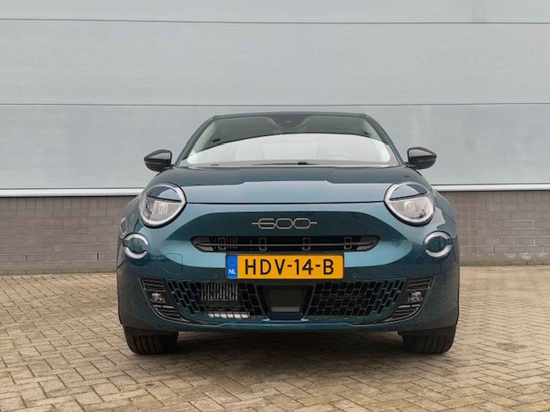 FIAT 600 1.2 Hybrid Turbo Charged 100pk Aut La Prima | Dodehoek-Detectie | Adaptive Cruise | 360 Graden Camera - 2/38