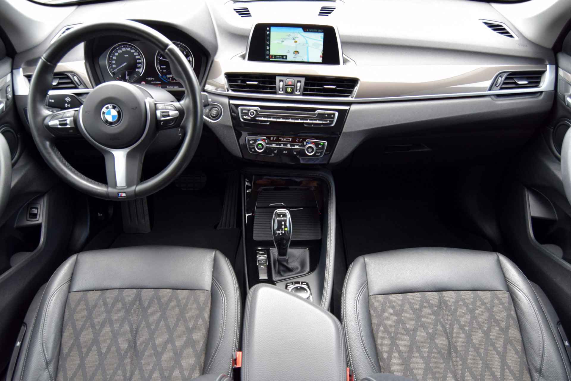 BMW X1 sDrive18i High Executive X-Line Automaat - 16/37