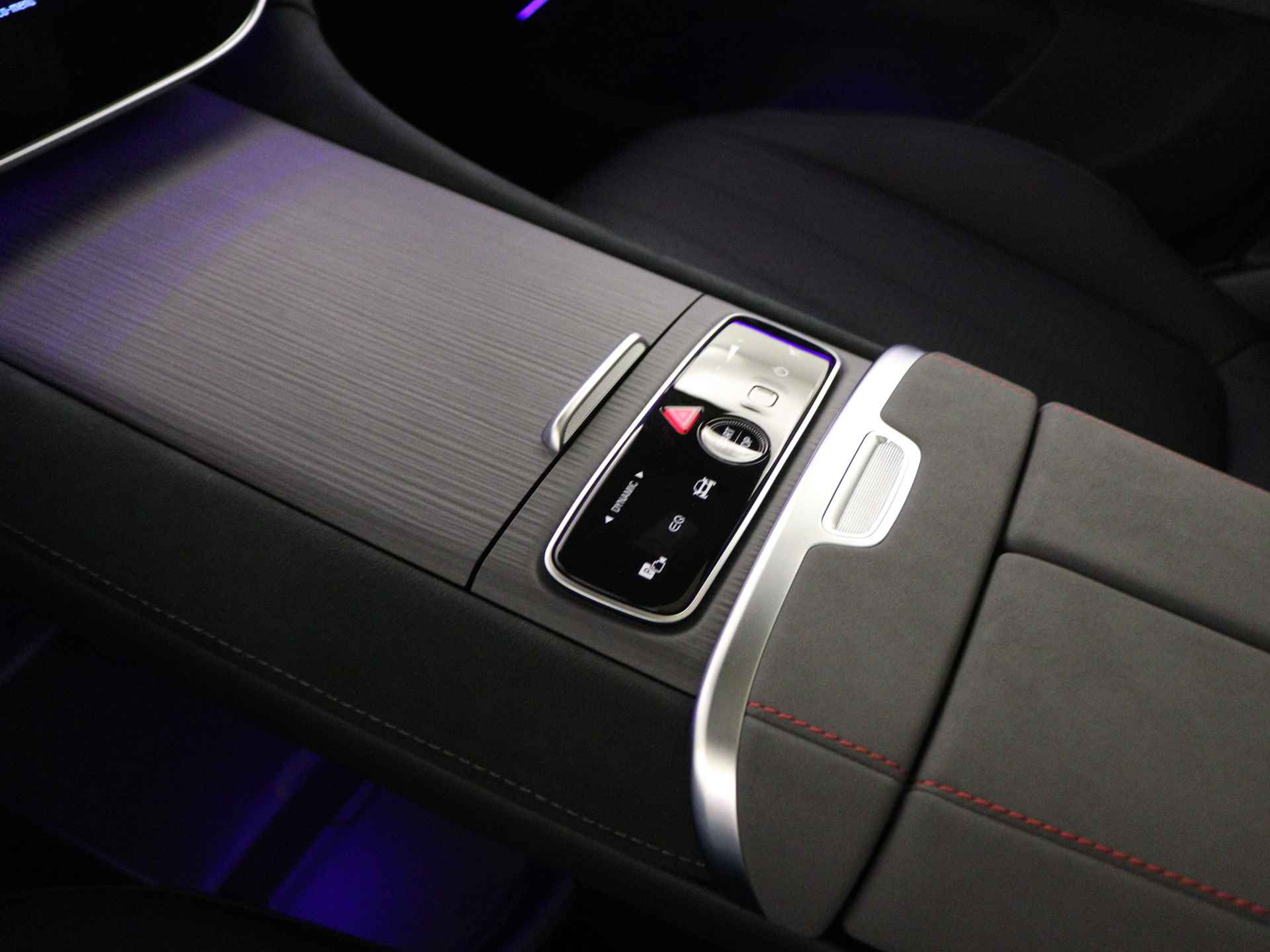 Mercedes-Benz EQS SUV 450 4MATIC AMG Line 7p 108 kWh | Premium Plus pakket | Burmester® 3D-Surround sound system | Trekhaak | USB-pakket plus | Rij-assistentiepakket Plus | ENERGIZING-pakket | Stoelventilatie/-verwarming voorstoelen | - 12/40