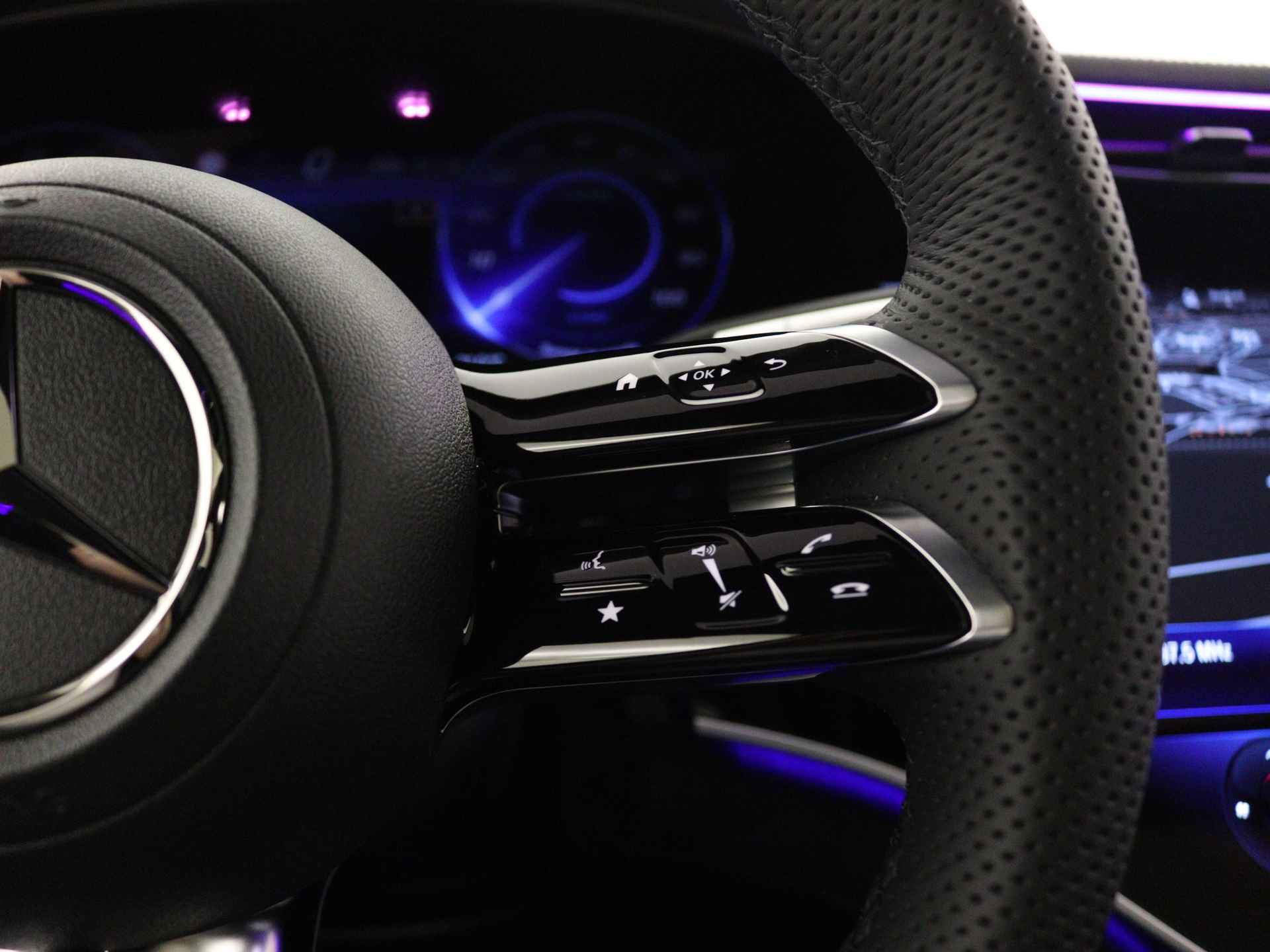 Mercedes-Benz EQS SUV 450 4MATIC AMG Line 7p 108 kWh | Premium Plus pakket | Burmester® 3D-Surround sound system | Trekhaak | USB-pakket plus | Rij-assistentiepakket Plus | ENERGIZING-pakket | Stoelventilatie/-verwarming voorstoelen | - 21/40
