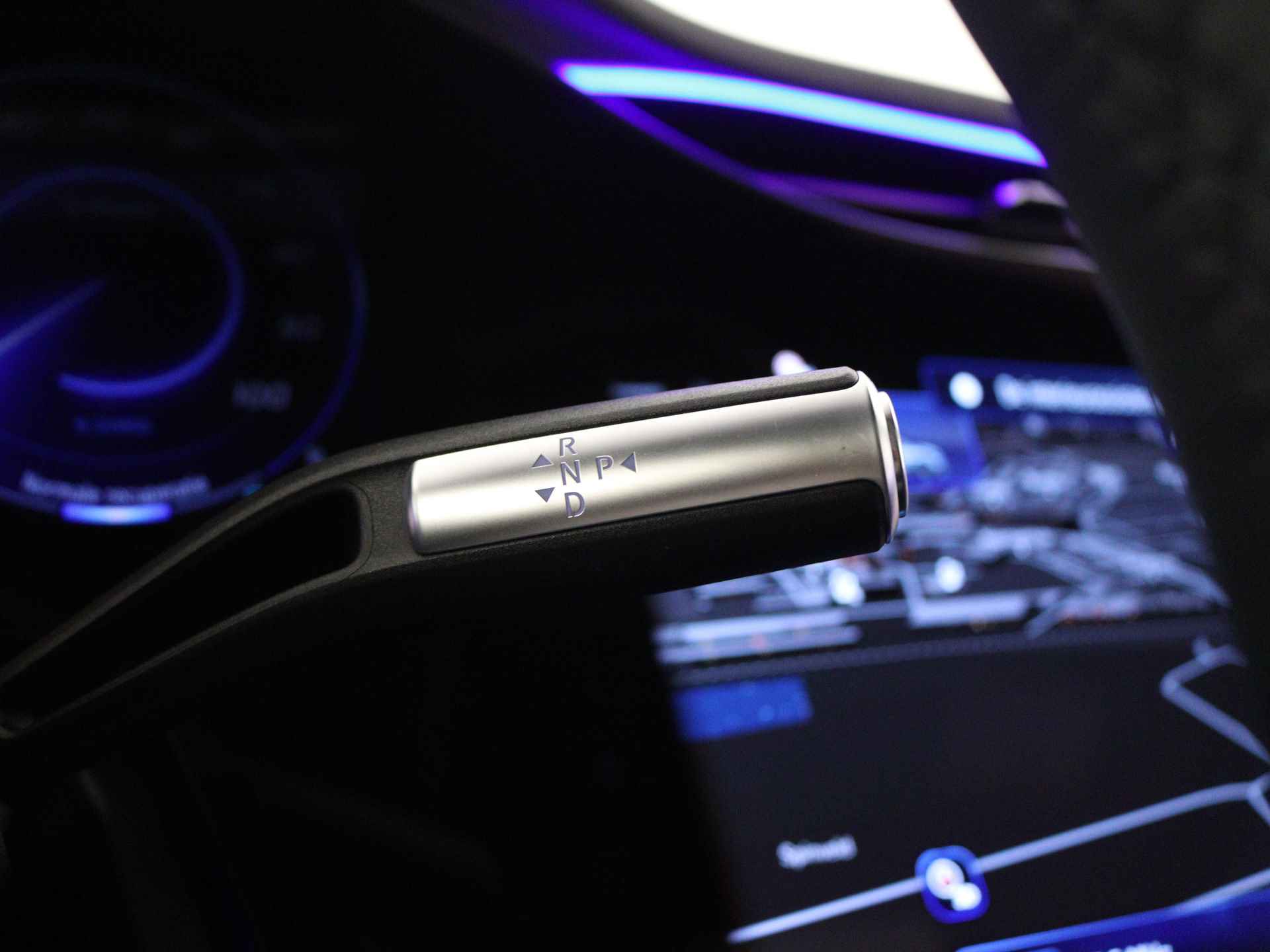 Mercedes-Benz EQS SUV 450 4MATIC AMG Line 7p 108 kWh | Premium Plus pakket | Burmester® 3D-Surround sound system | Trekhaak | USB-pakket plus | Rij-assistentiepakket Plus | ENERGIZING-pakket | Stoelventilatie/-verwarming voorstoelen | - 23/40