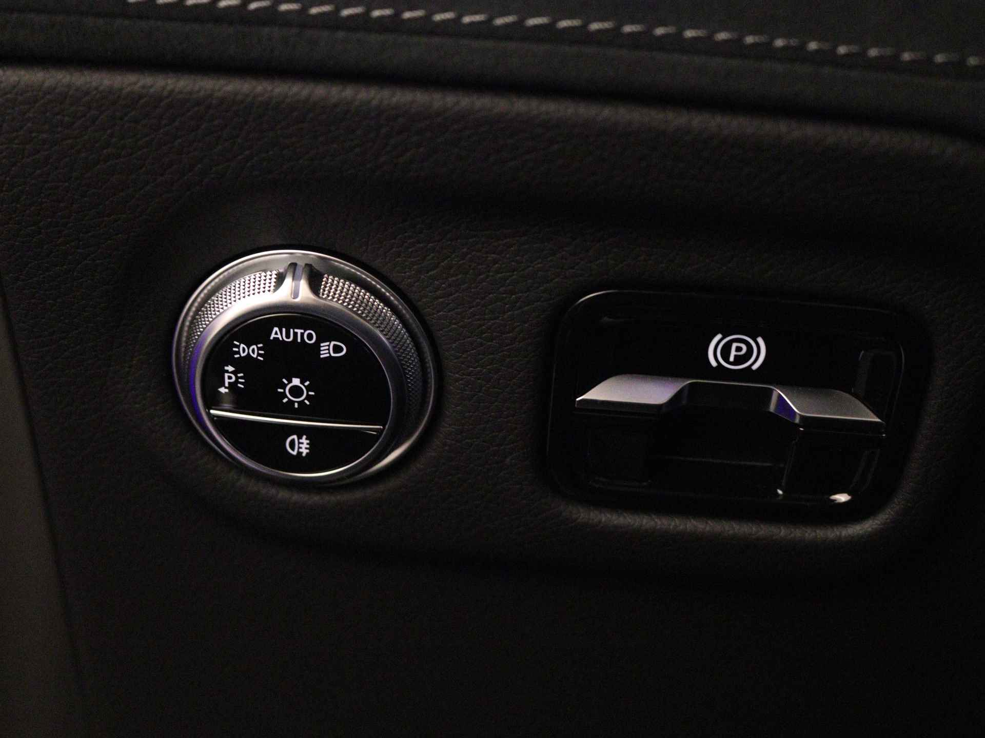 Mercedes-Benz EQS SUV 450 4MATIC AMG Line 7p 108 kWh | Premium Plus pakket | Burmester® 3D-Surround sound system | Trekhaak | USB-pakket plus | Rij-assistentiepakket Plus | ENERGIZING-pakket | Stoelventilatie/-verwarming voorstoelen | - 31/40