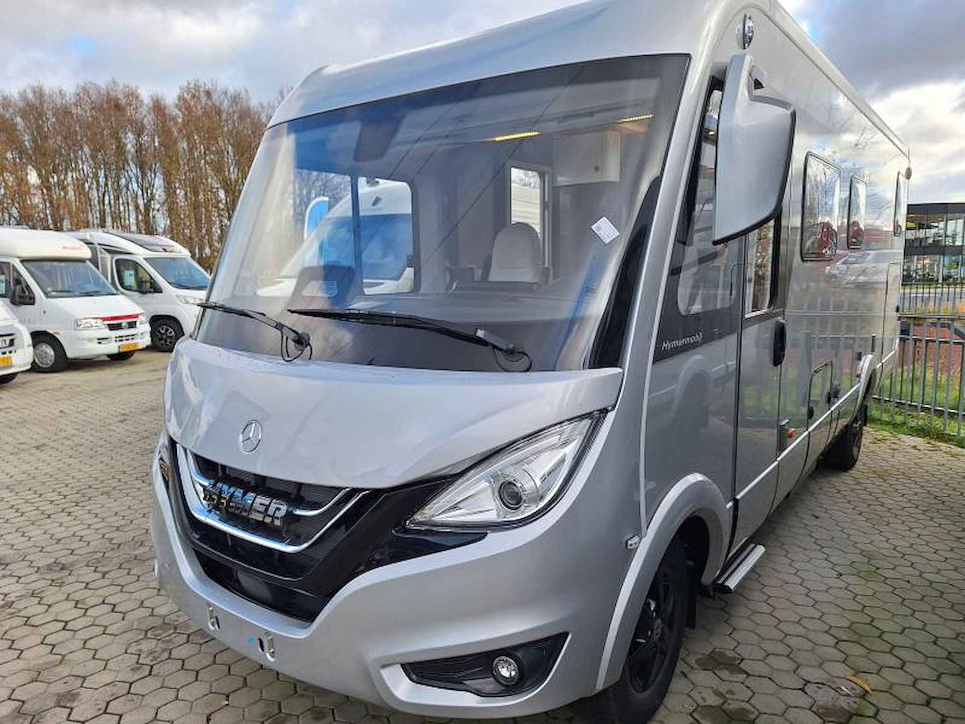 Hymer BMC-I 680 - AUTOMAAT - NOCE COGNAC - 4/25