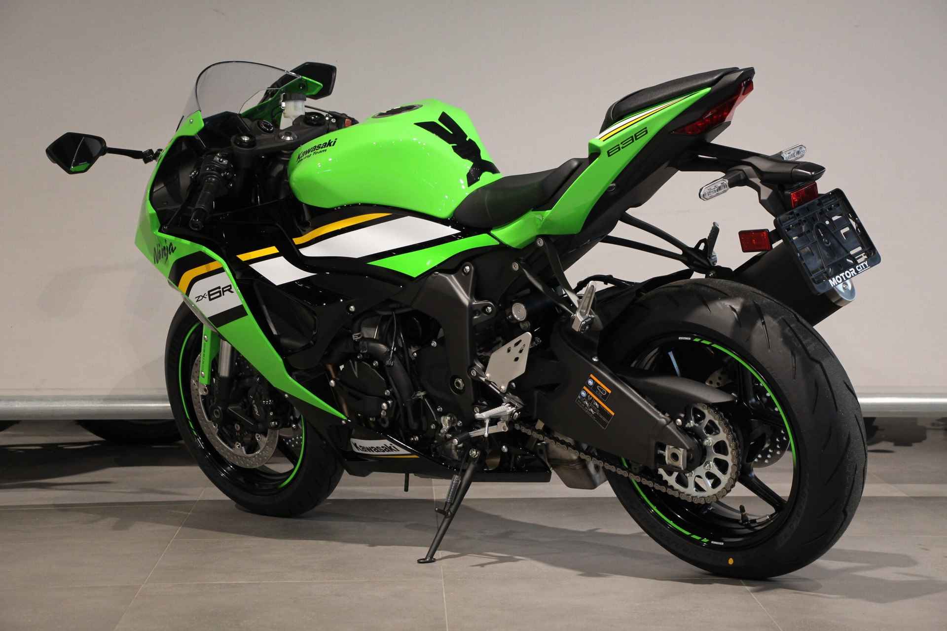 Kawasaki ZX-6 R - 6/15