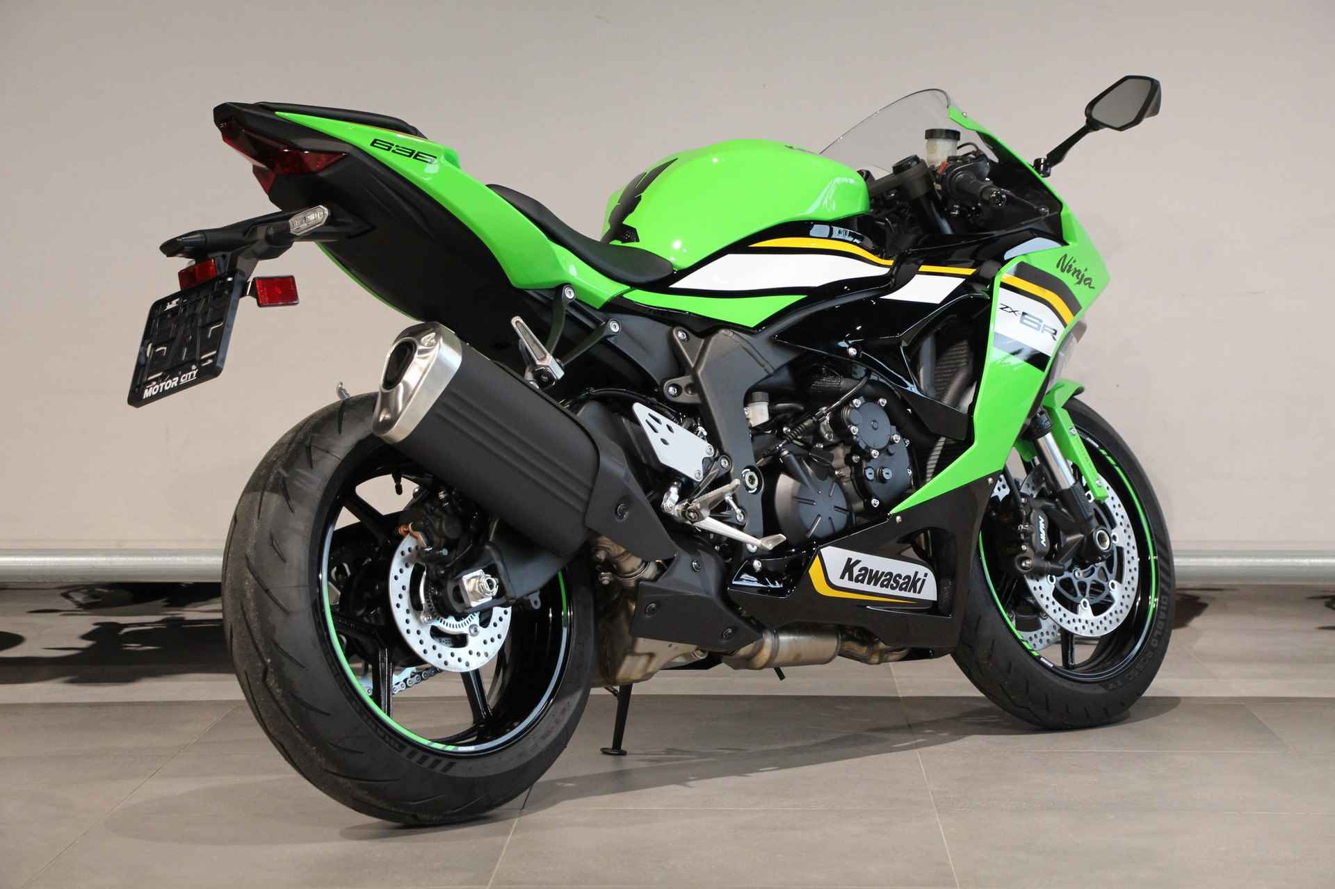 Kawasaki ZX-6 R - 8/15