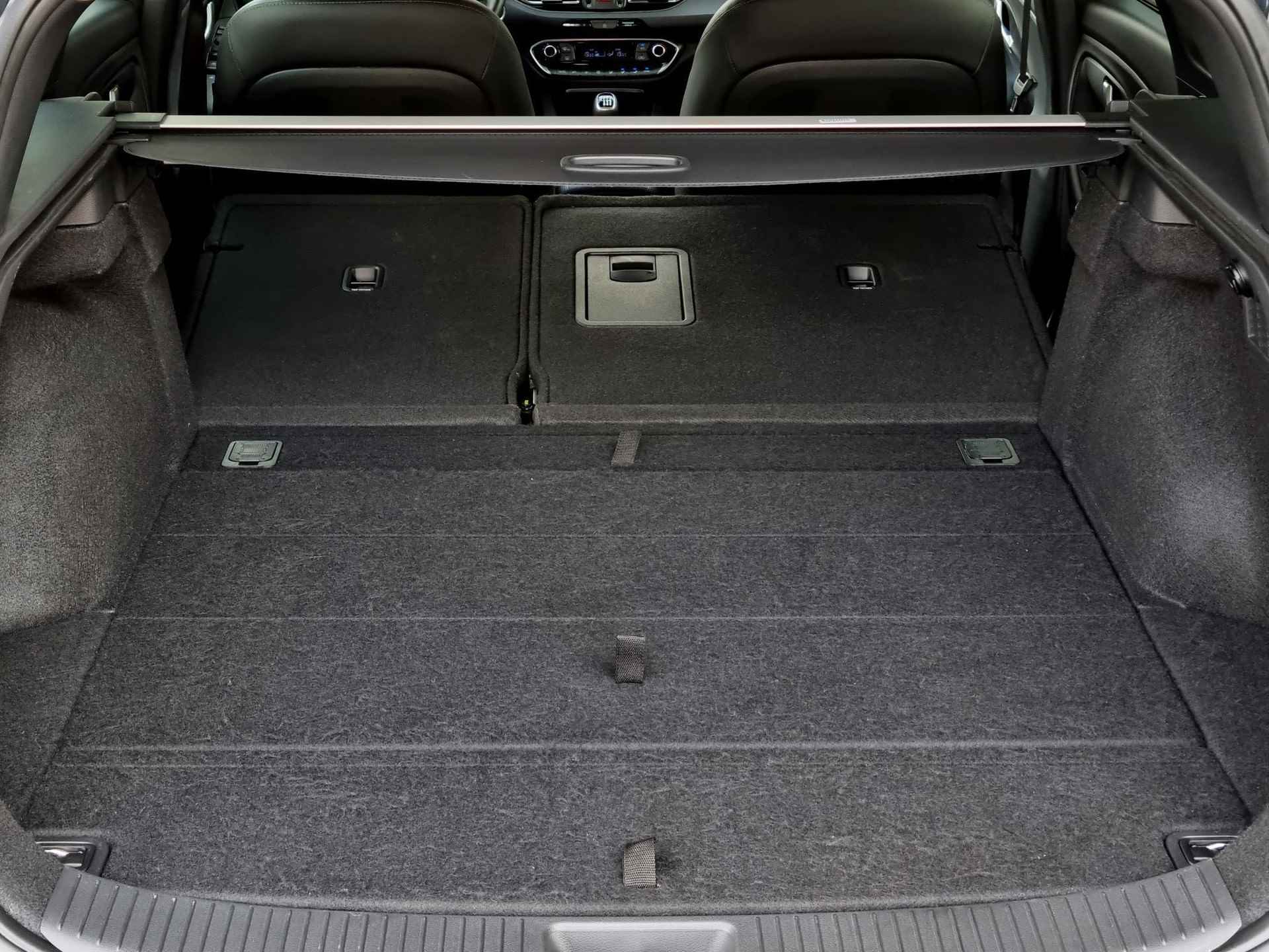 Hyundai i30 Wagon 1.5 T-GDi MHEV Premium / Private Lease Vanaf €629,- / - 30/45