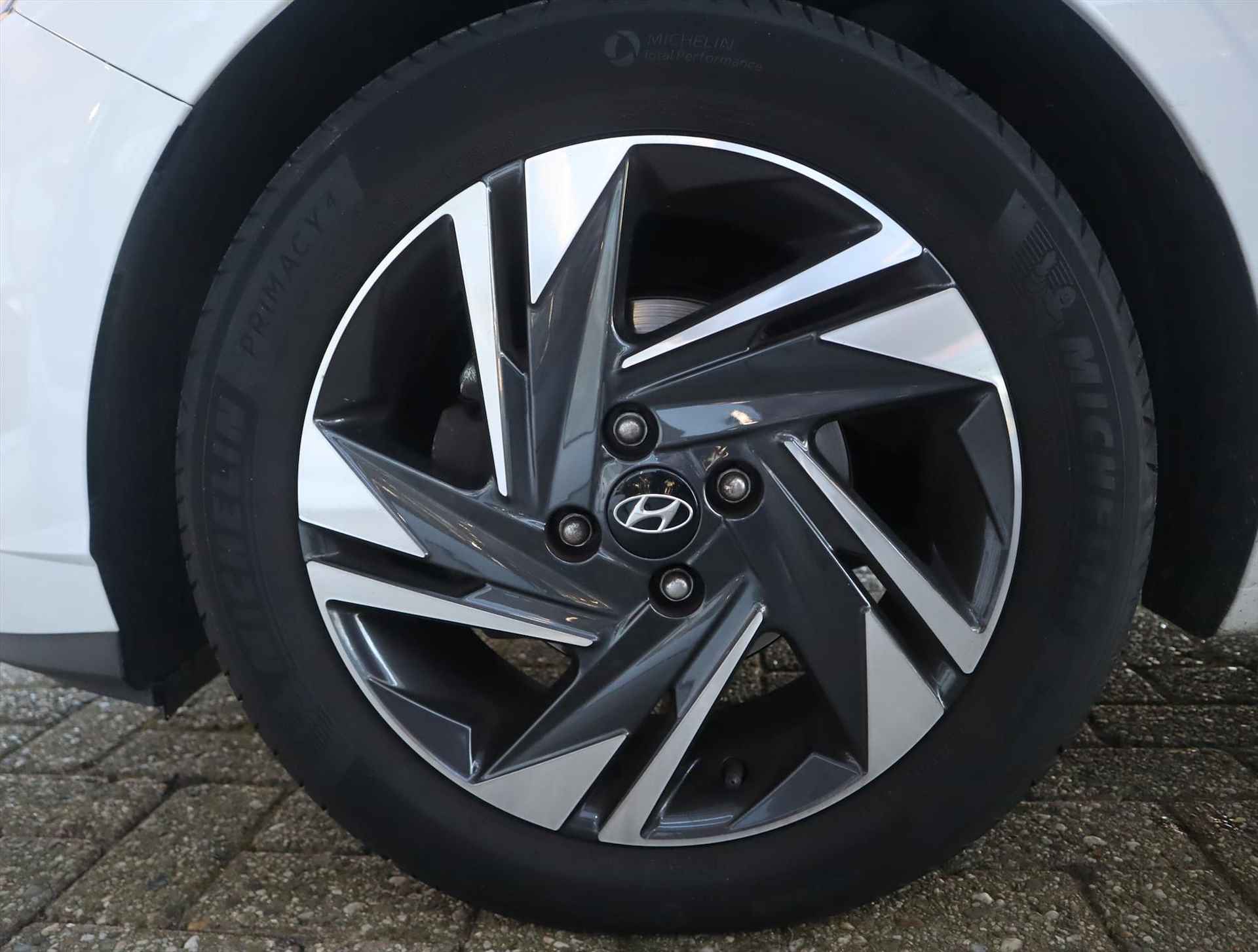 Hyundai I20 Comfort Smart 1.2 MPI 84PK, Rijklaarprijs, Navigatie Camera Lichtmetalen velgen - 13/61