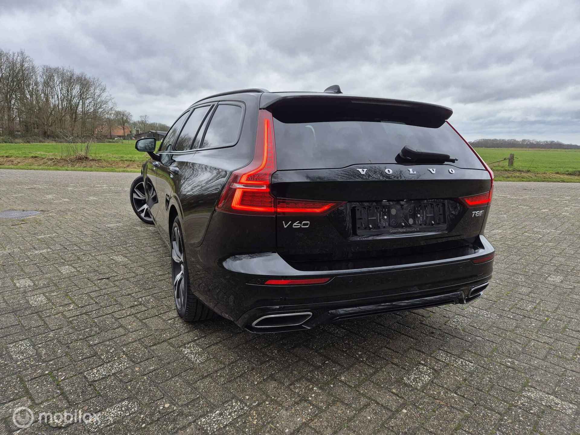 Volvo V60 2.0 T8 Twin Engine AWD R-Design|Leder - 3/40