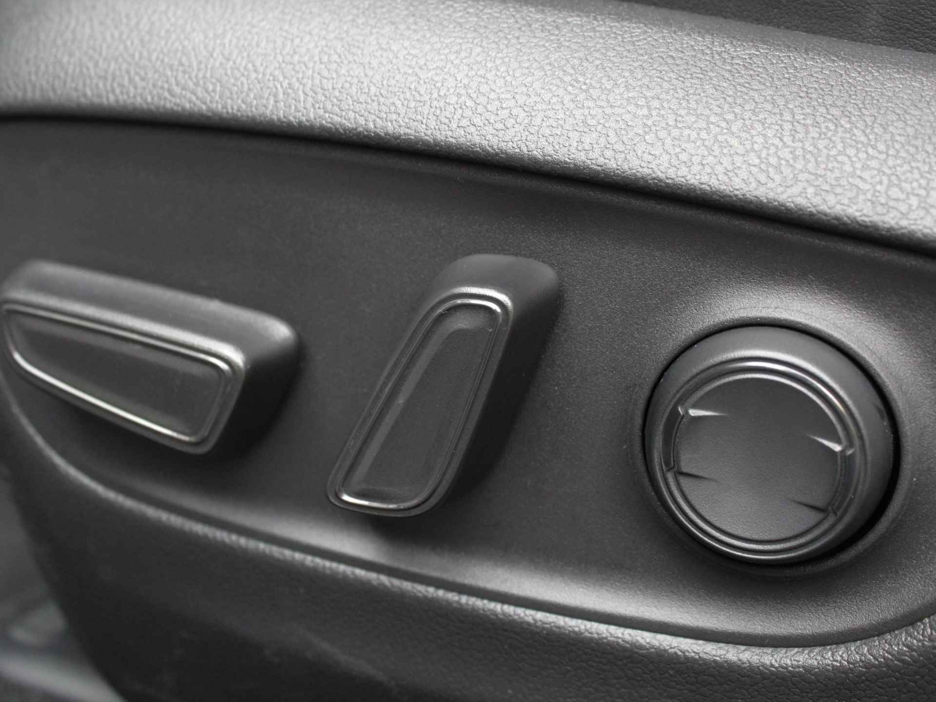 Toyota RAV4 2.5 Plug-in Hybrid Style Automaat | Adap. Cruise | Clima | Camera | Lm-Velgen - 31/34