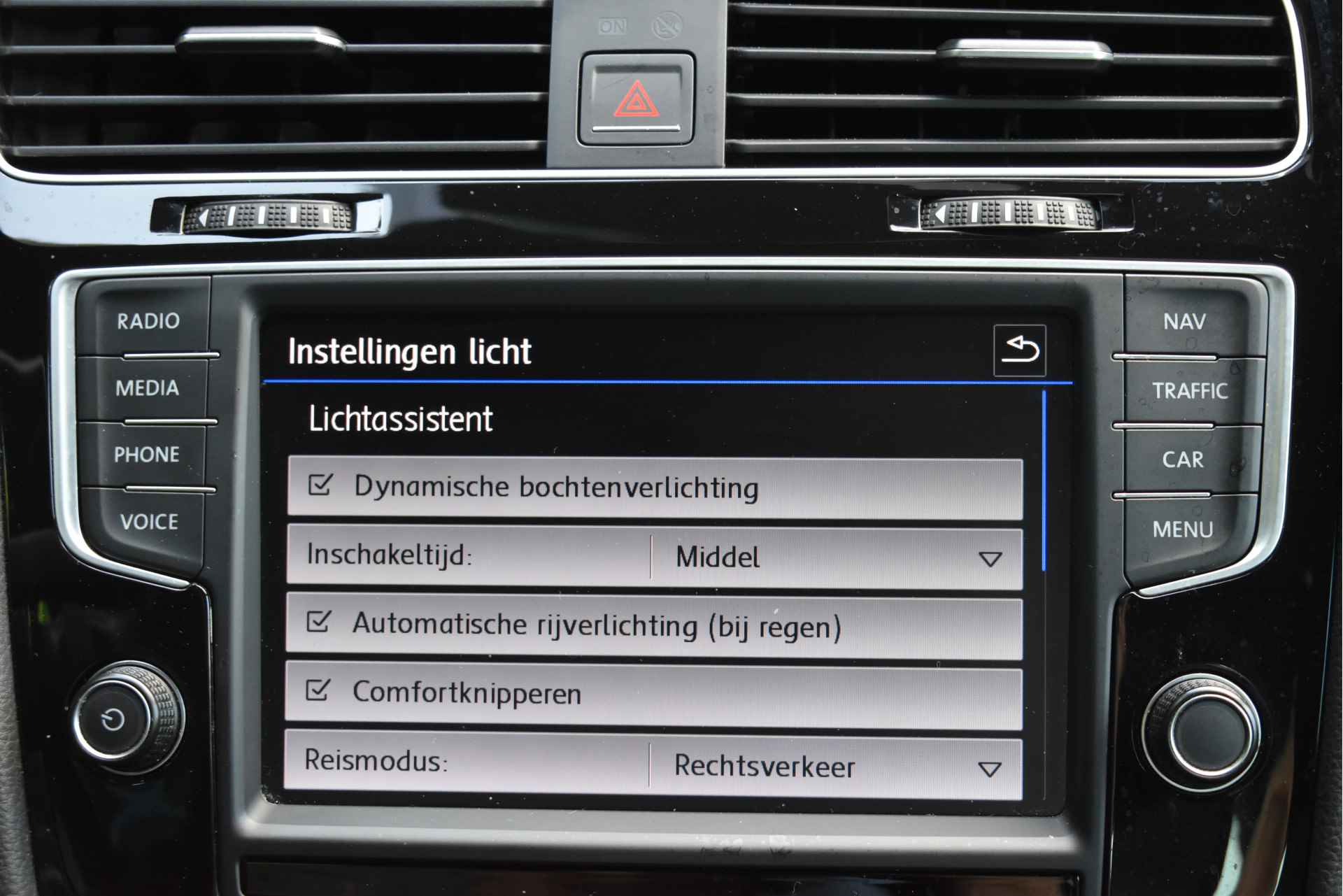 Volkswagen GOLF Variant 2.0 TSI R 4Motion 301 PK | NL-Auto | Carplay | Camera | Keyless | Leder | DAB | Afn.haak | Xenon - 67/76