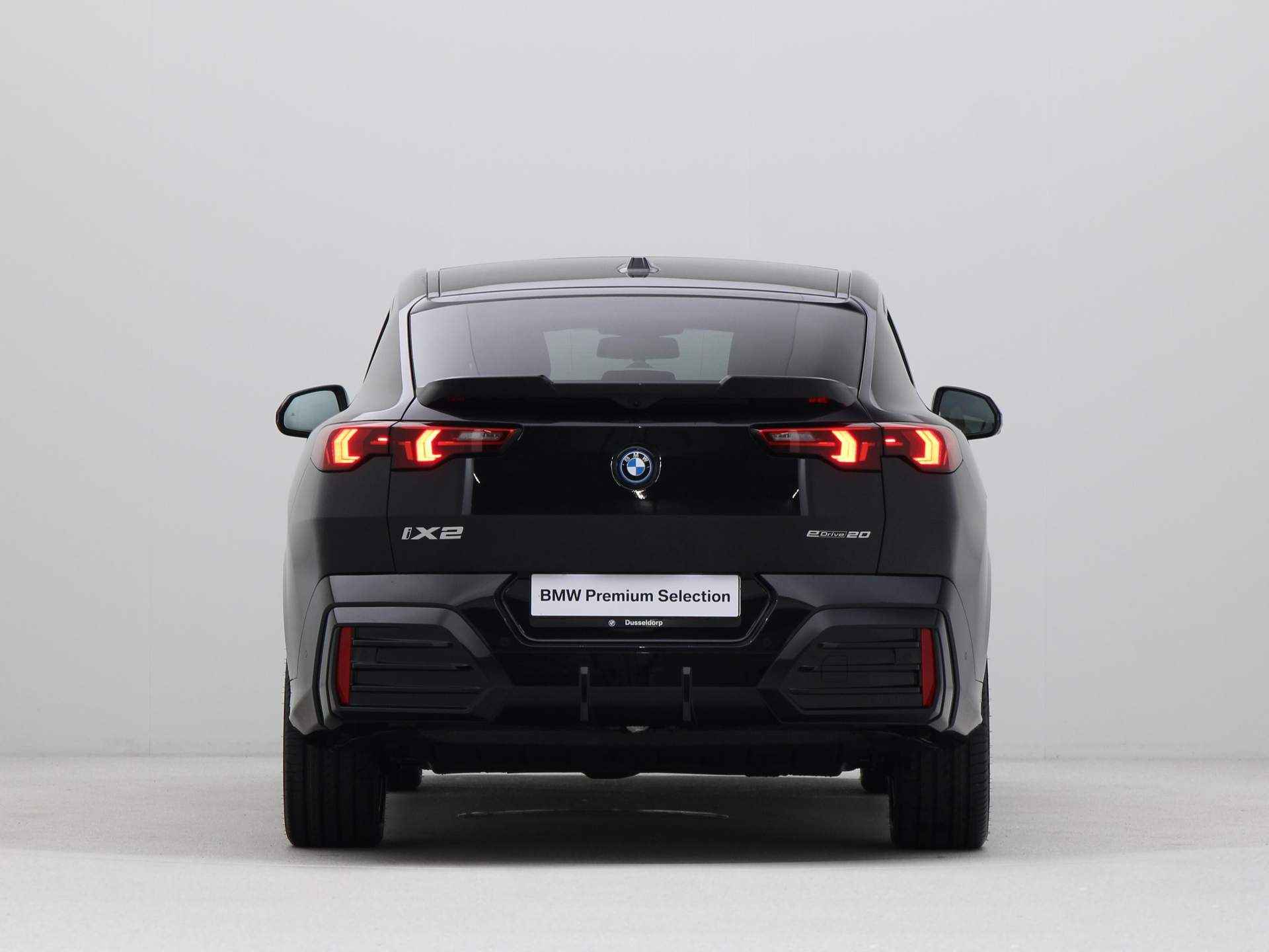 BMW iX2 eDrive20 65kWh - 10/24